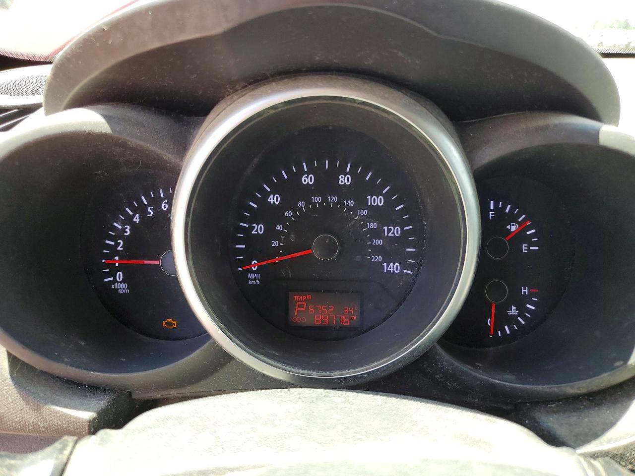 2012 Kia Soul + Red vin: KNDJT2A65C7449731