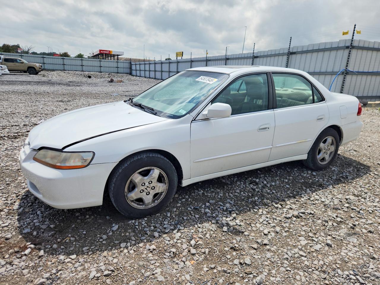 2000 Honda Accord Ex White vin: 1HGCG1650YA085477