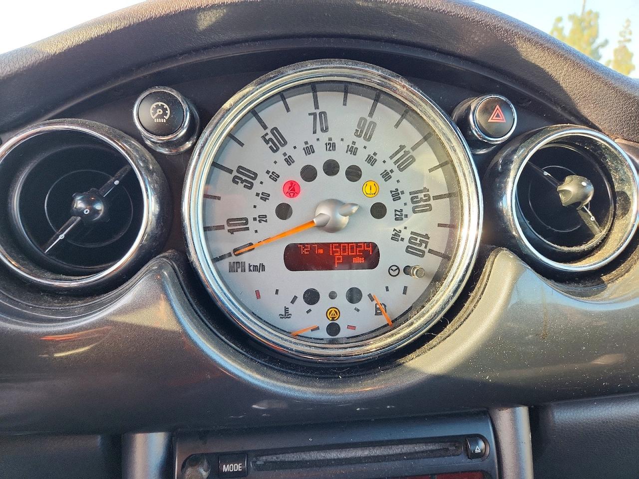 2005 Mini Cooper Silver vin: WMWRF33535TG13105