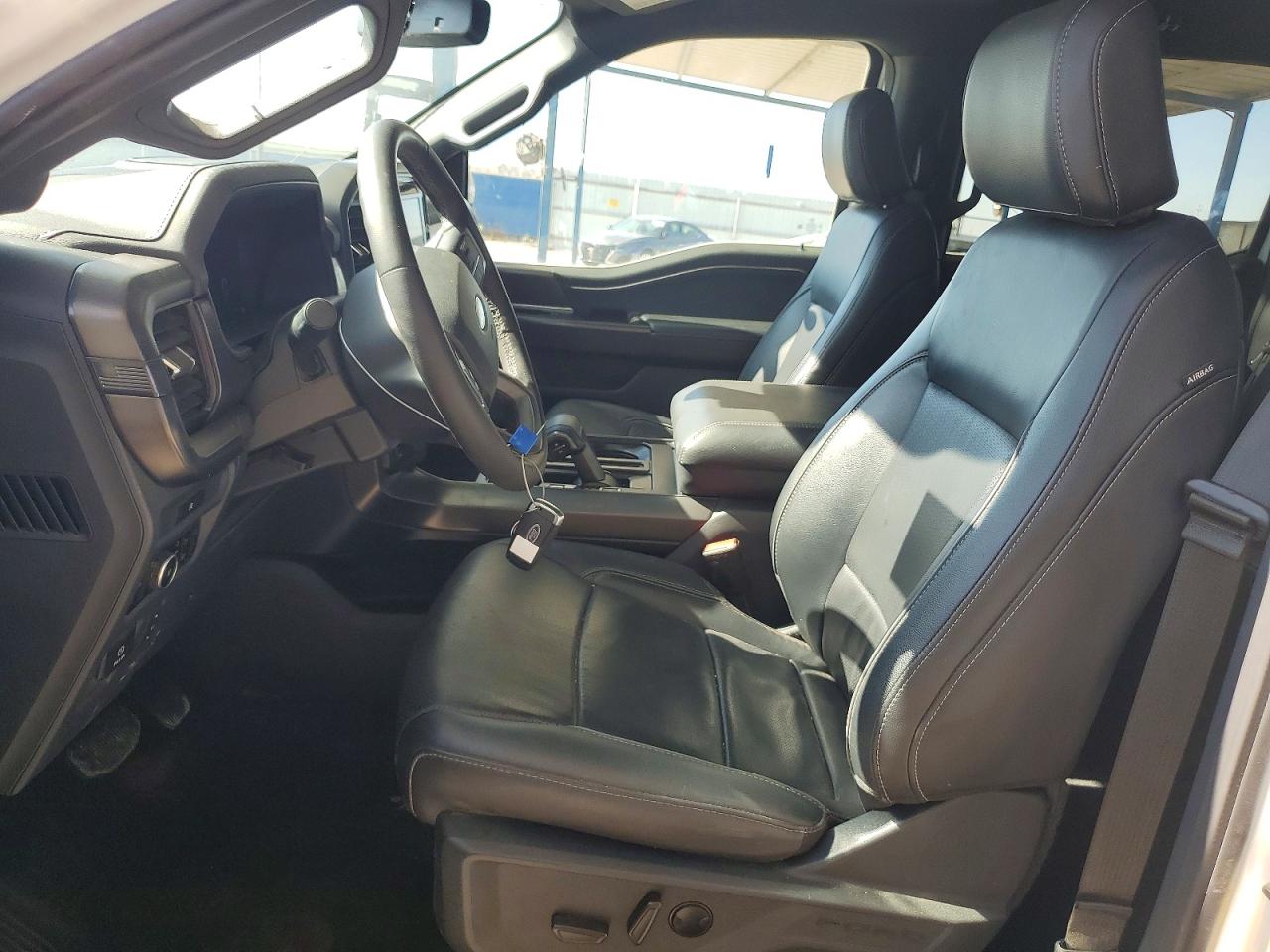 2025 Ford F150 Lariat 4wd 5.0l V8 Crew Cab Белый vin: 1FTFW5L56SKE96779
