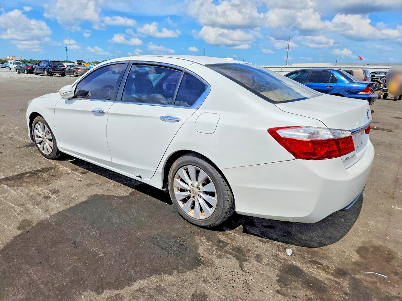 2015 Honda Accord Exl White vin: 1HGCR2F82FA031864
