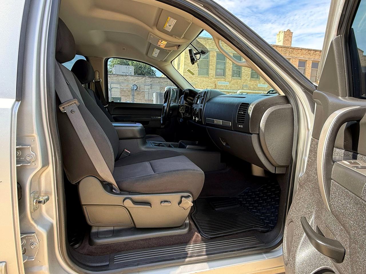 2010 Chevrolet Silverado C1500 Lt Silver vin: 3GCRCSE02AG264790