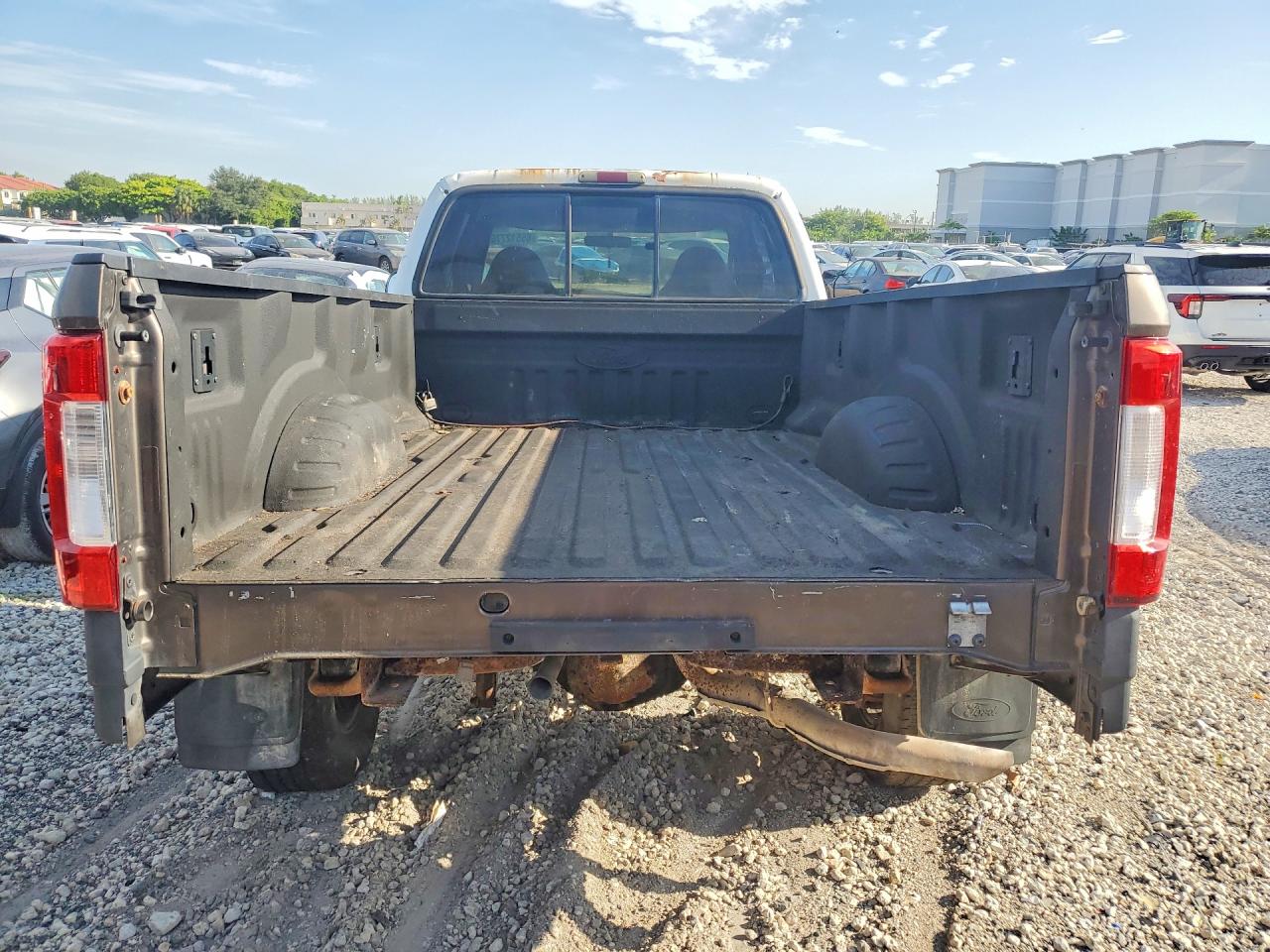 1999 Ford F350 Srw Super Duty White vin: 1FTSX30S2XEA55604