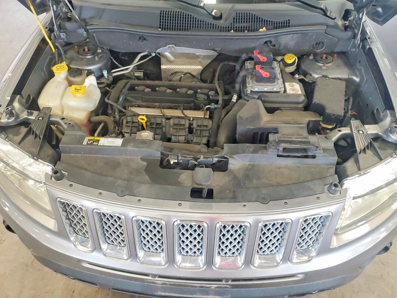 2014 Jeep Compass Latitude Серый vin: 1C4NJDEB9ED575749