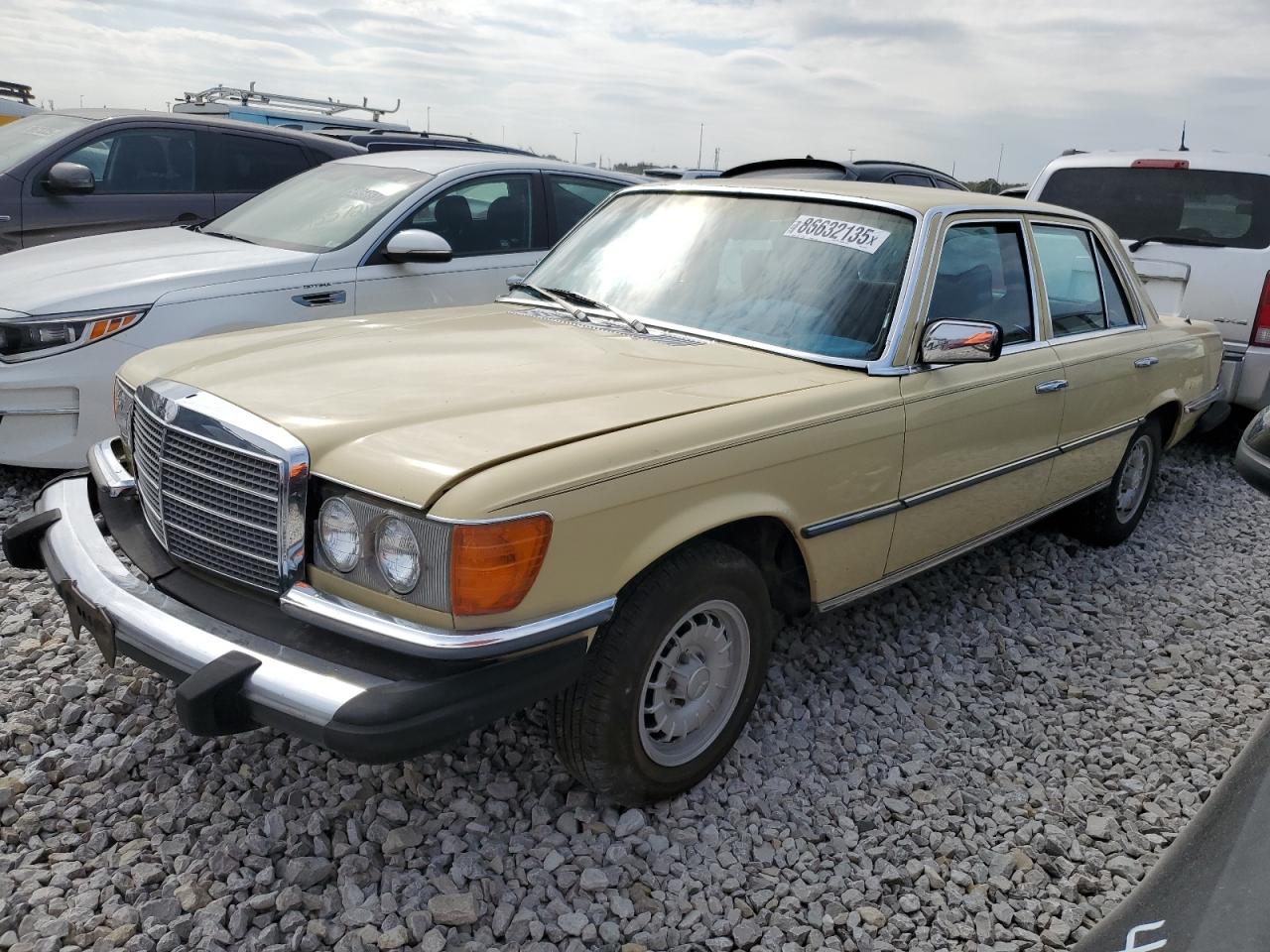 1977 Mercedes-benz 280 Se Желтый vin: 11602412077636
