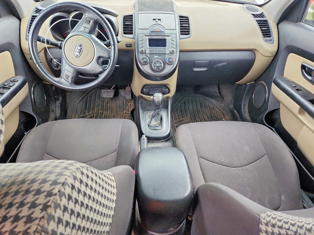 2011 Kia Soul ! Green vin: KNDJT2A22B7272485