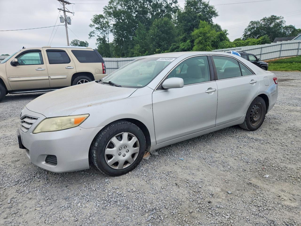 2011 Toyota Camry Le Silver vin: 4T1BF3EK2BU128170