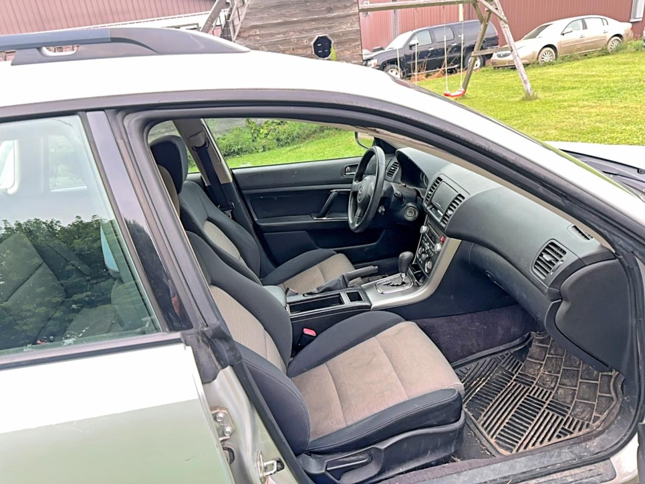 2007 Subaru Outback Outback 2.5i Silver vin: 4S4BP61C377325190