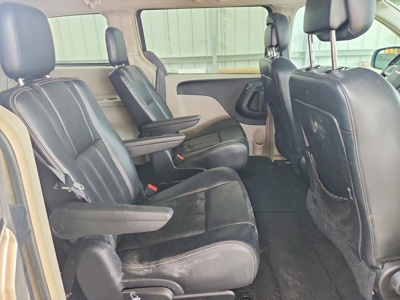 2012 Chrysler Town & Country Touring Бежевый vin: 2C4RC1BG2CR313575