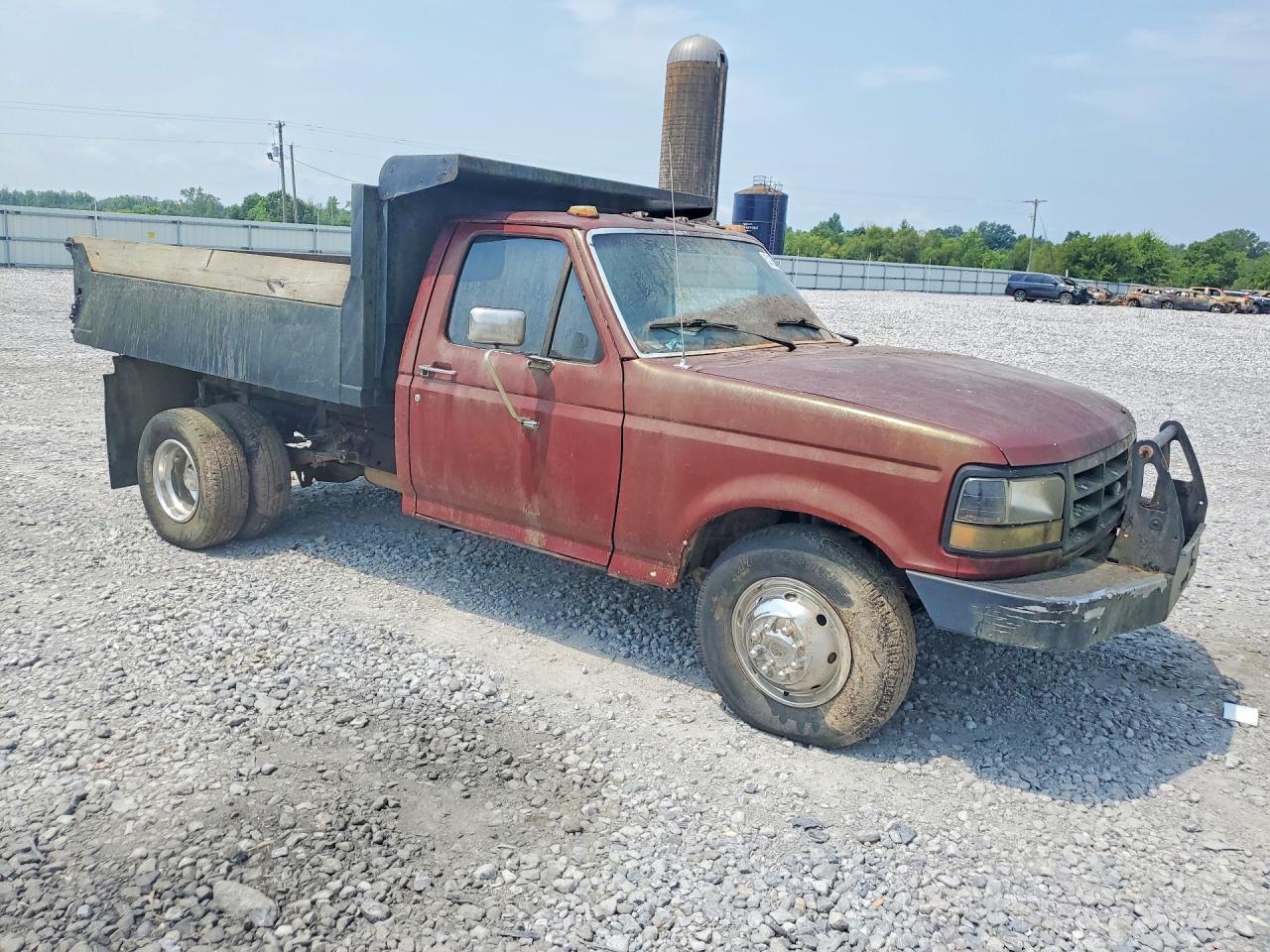 1988 Ford F350 Red vin: 1FTDF15Y8JNA95075