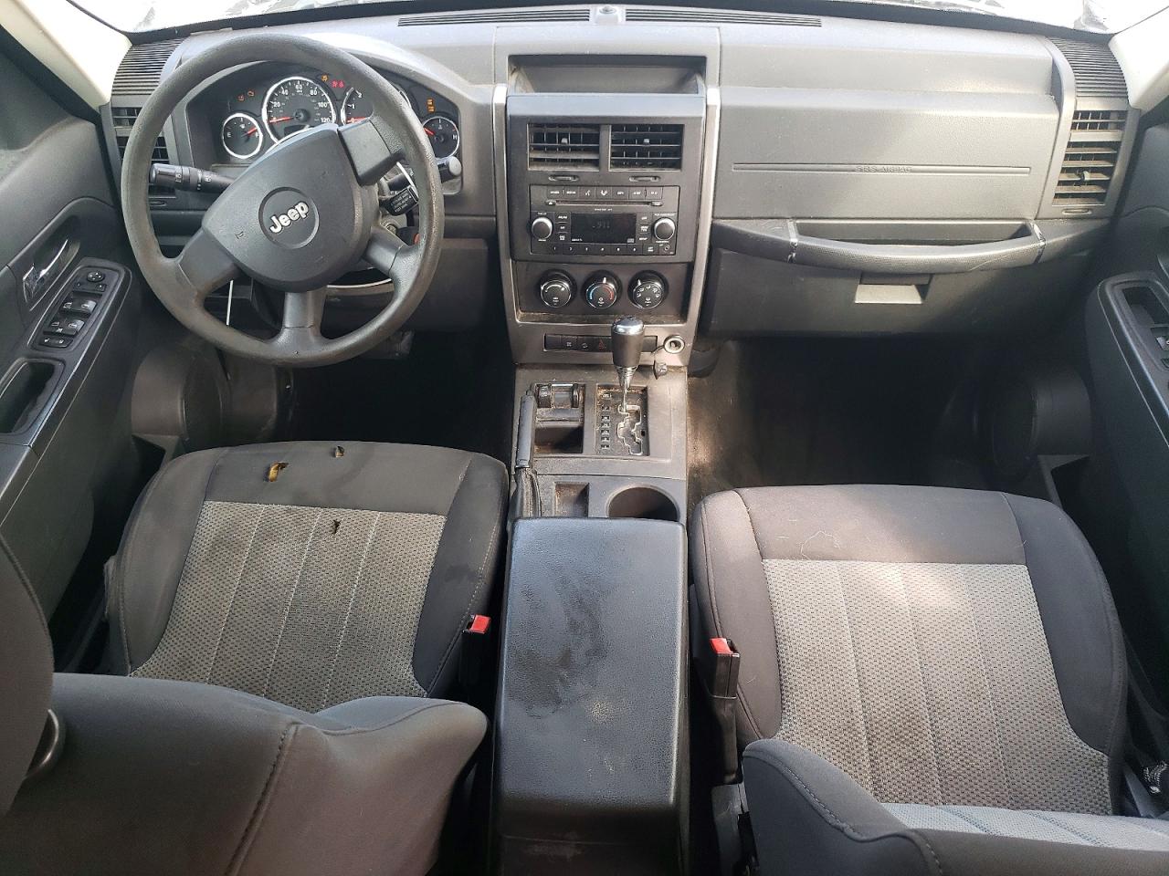 2009 Jeep Liberty Sport Серебряный vin: 1J8GN28K09W505718