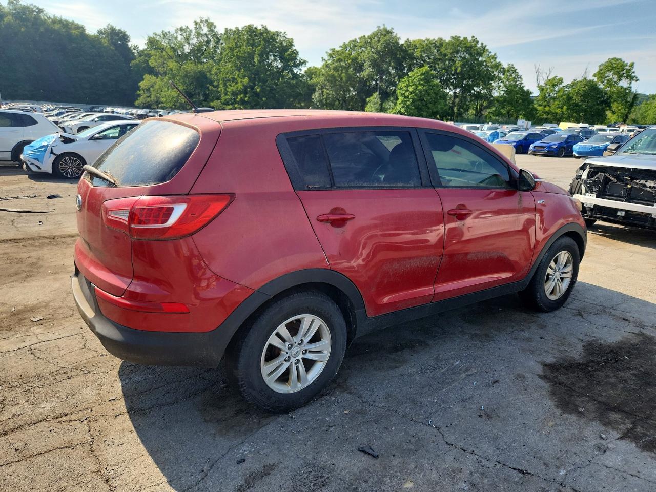 2011 Kia Sportage Lx Красный vin: KNDPBCA26B7098570
