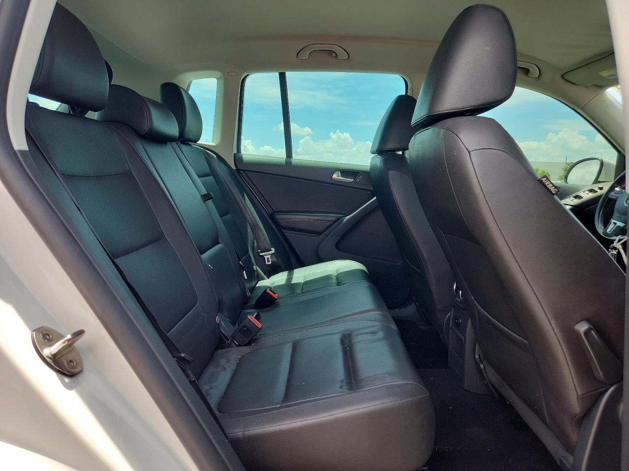 2014 Volkswagen Tiguan S Белый vin: WVGA3AX2EW554840