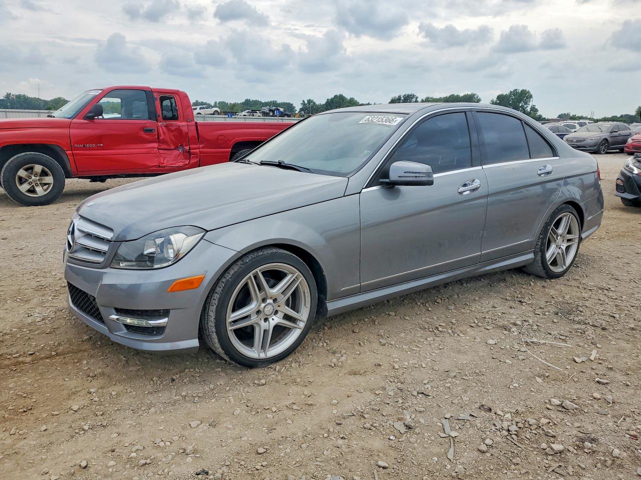 2013 Mercedes-benz C 250 Gray vin: WDDGF4HB0DR300591