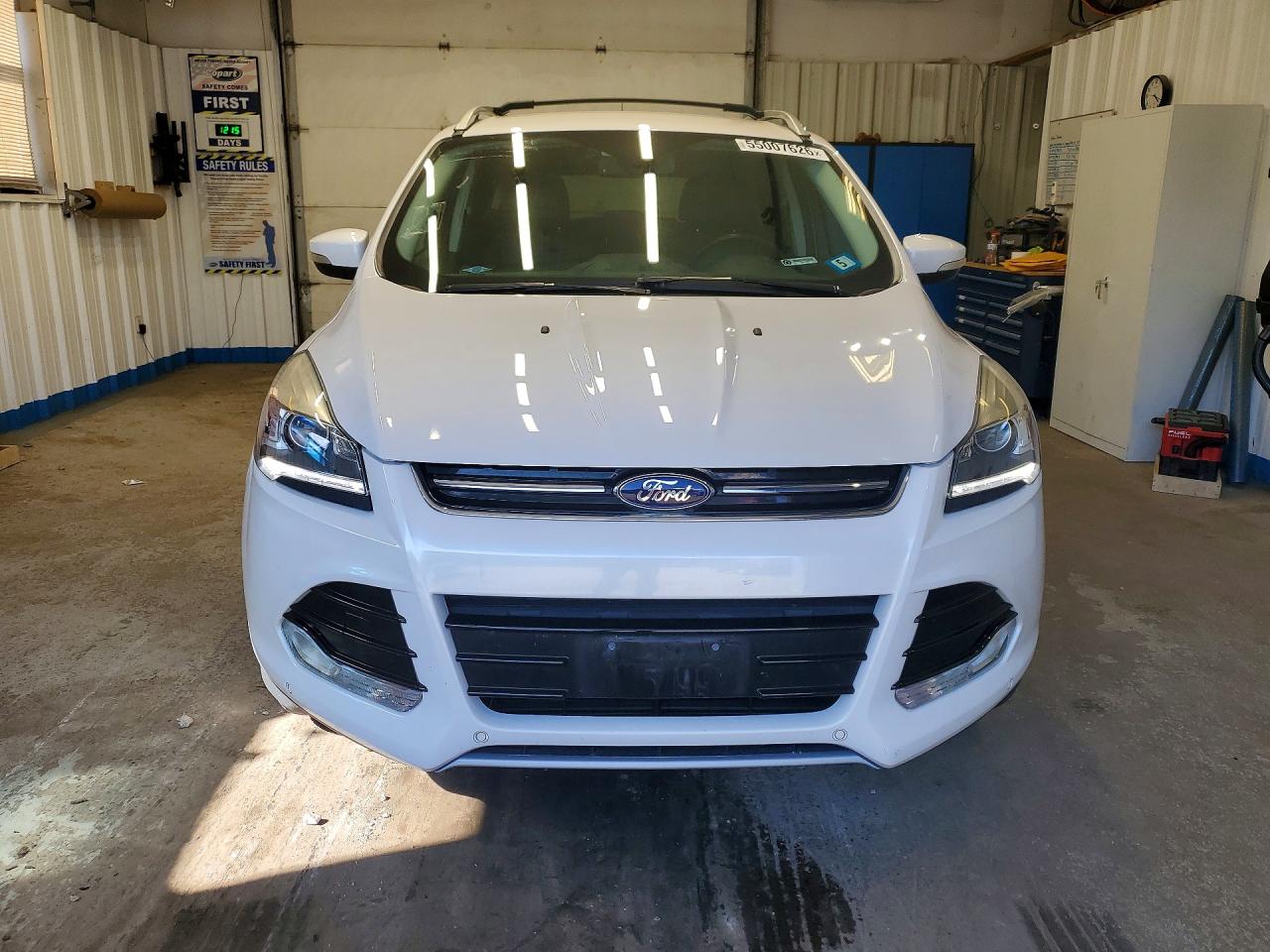 2016 Ford Escape Titanium White vin: 1FMCU9JX0GUB85277