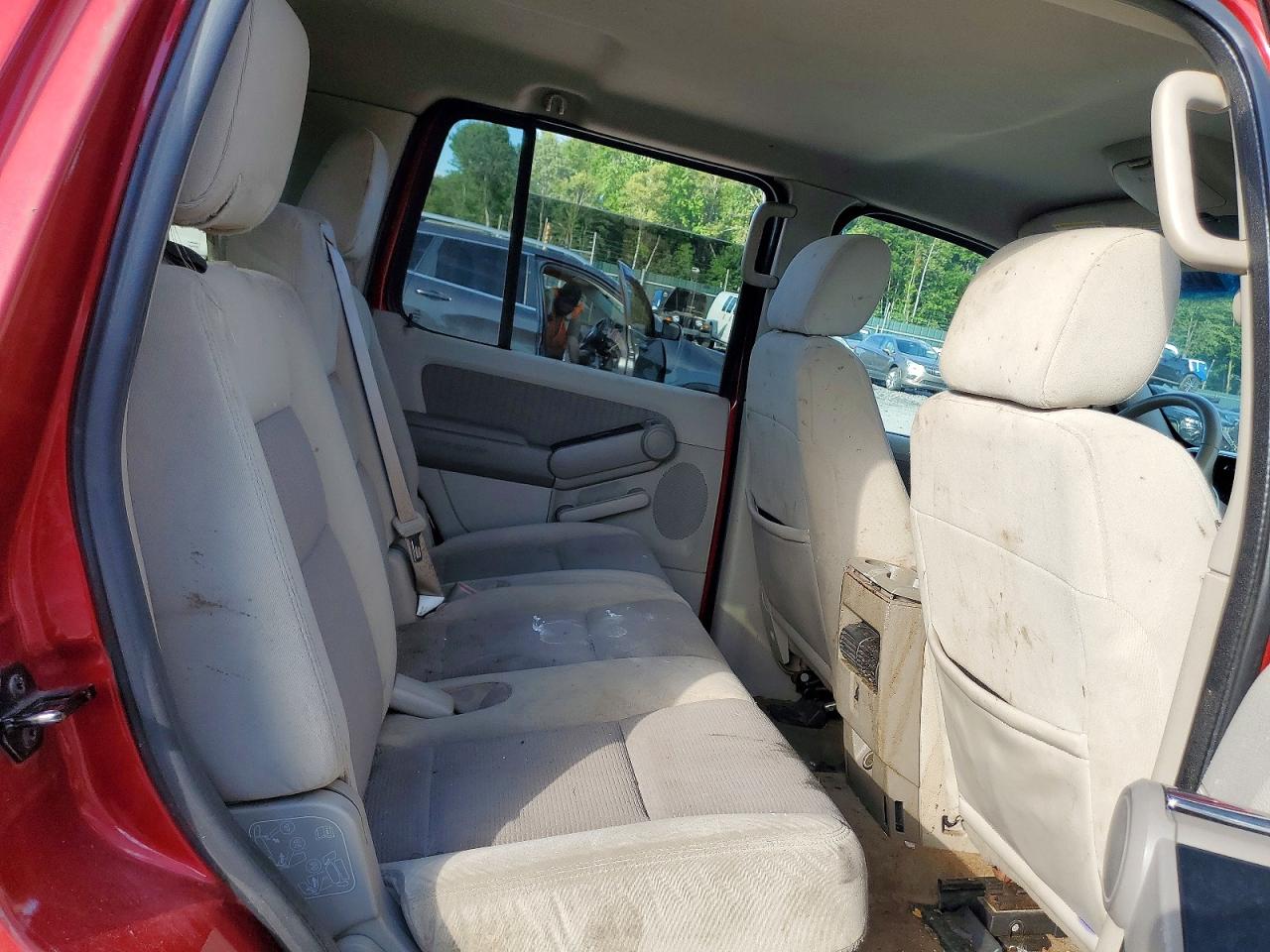 2007 Ford Explorer Xlt Red vin: 1FMEU73E87UB74164
