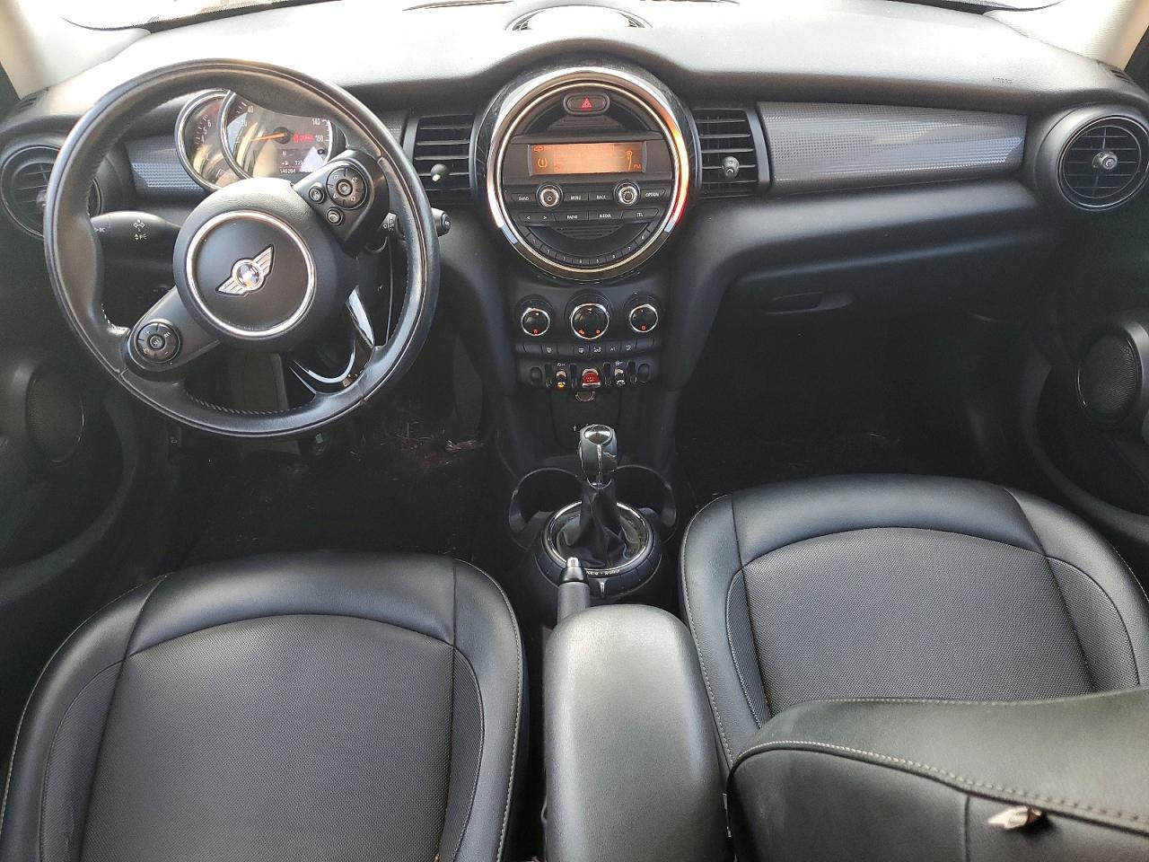 2015 Mini Cooper White vin: WMWXS5C5XFT837582