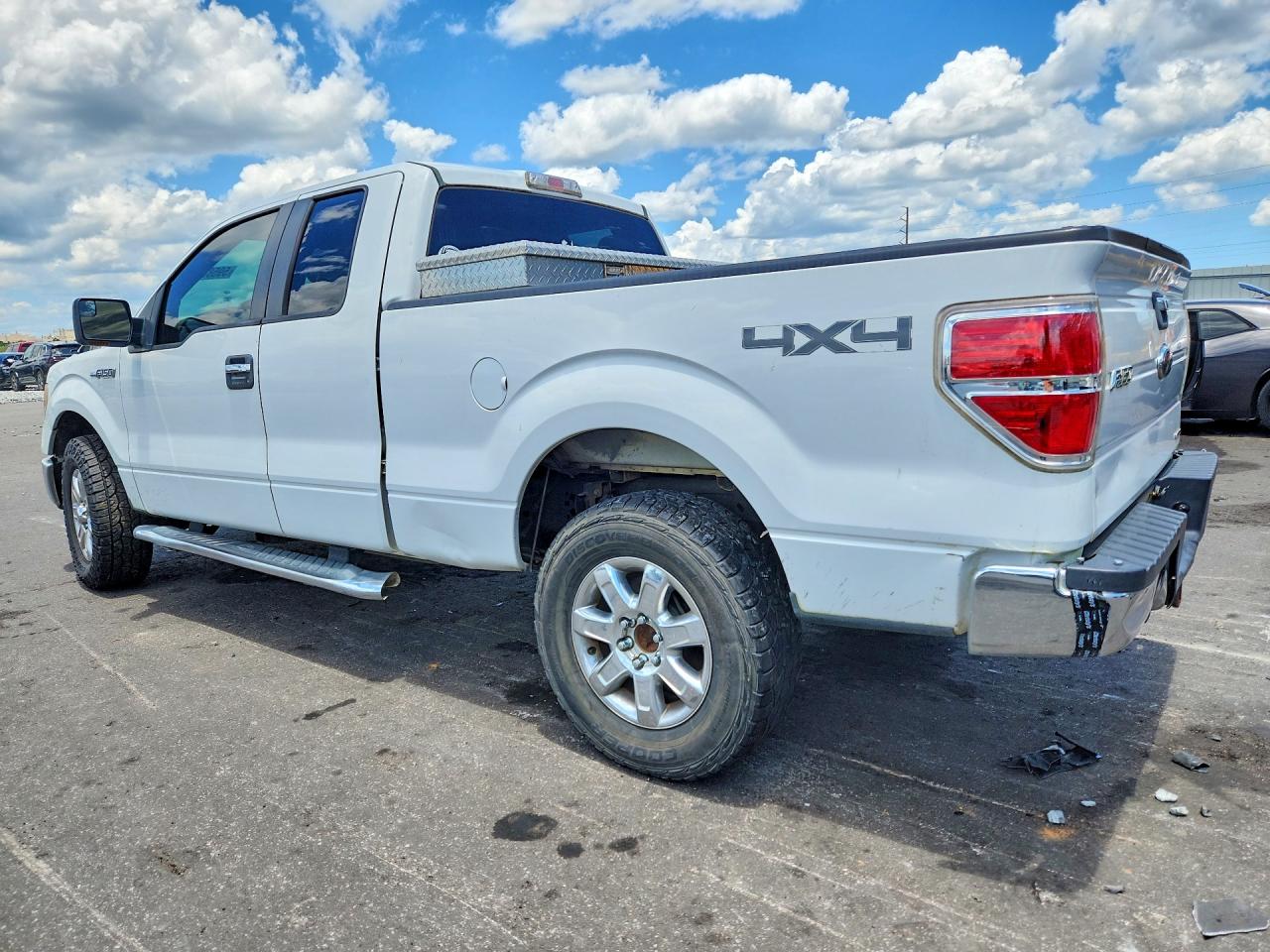 2013 Ford F150 Super Cab Белый vin: 1FTFX1EF5DFD23438