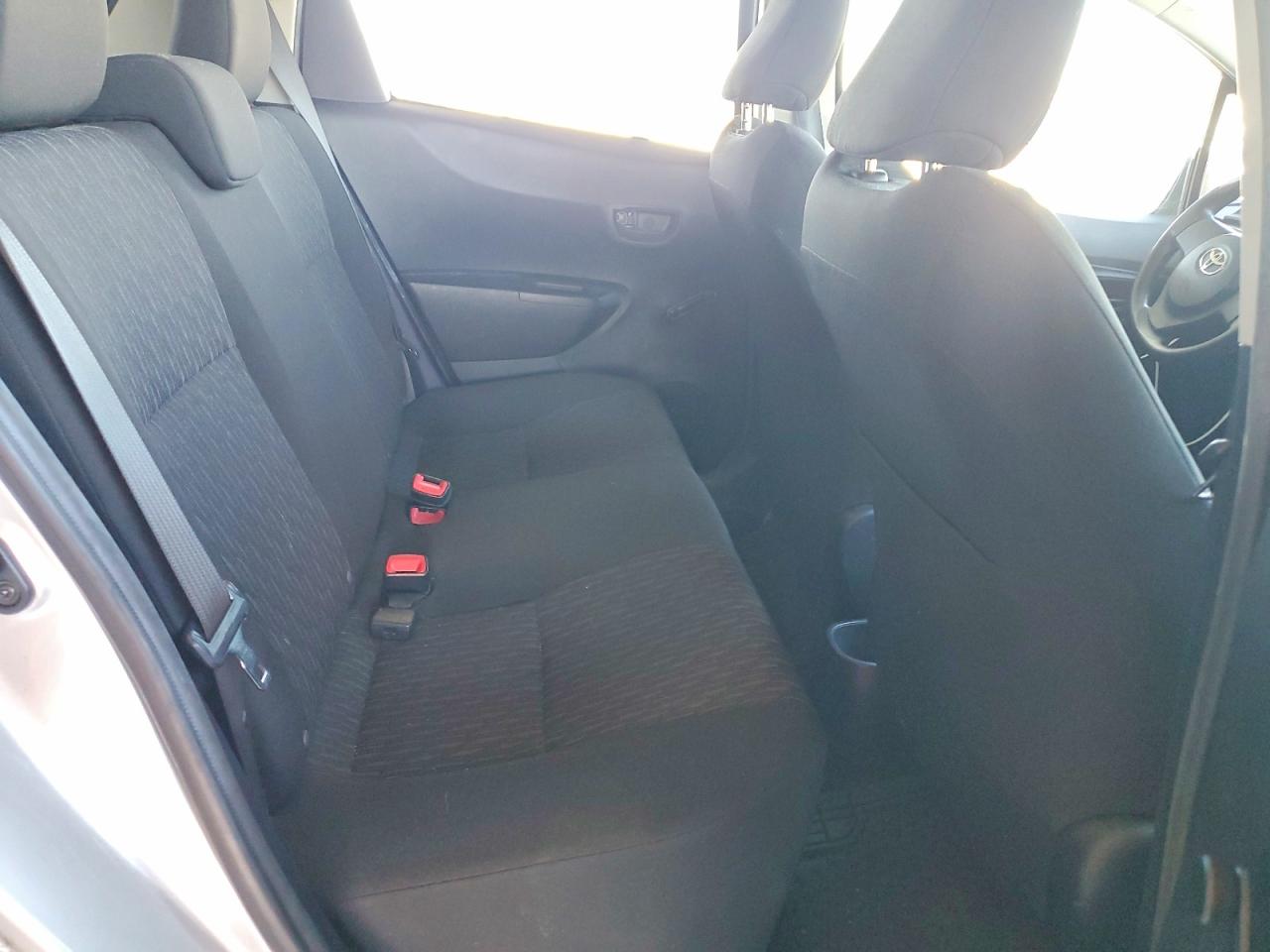 2014 Toyota Yaris 5-door L Fleet Gray vin: VNKKTUD31EA007012