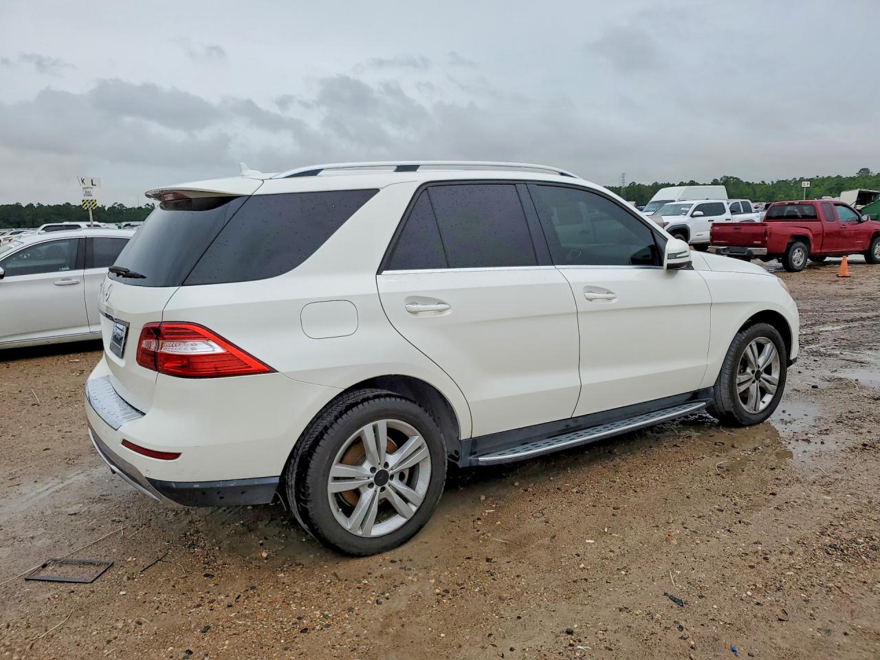 2013 Mercedes-benz Ml 350 White vin: 4JGDA5JB9DA204142