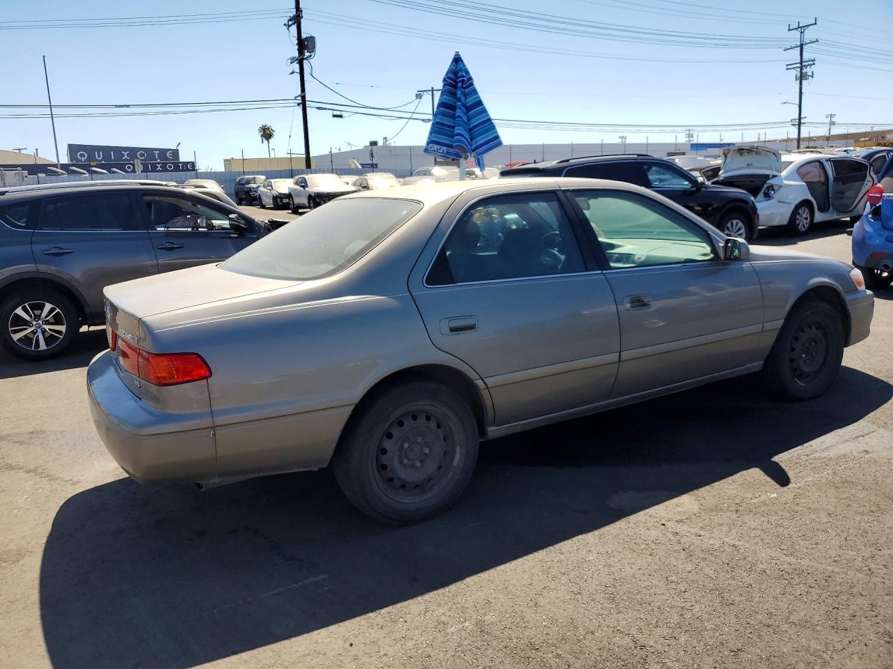 2000 Toyota Camry Le V6 Желто-коричневый vin: 4T1BF22K2YU111134