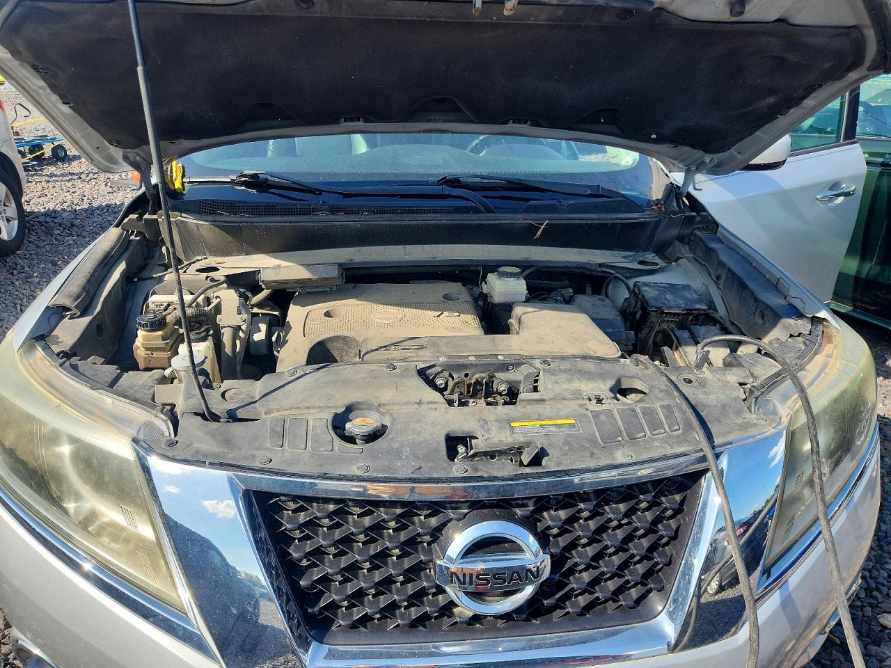 2013 Nissan Pathfinder S Silver vin: 5N1AR2MM4DC690029
