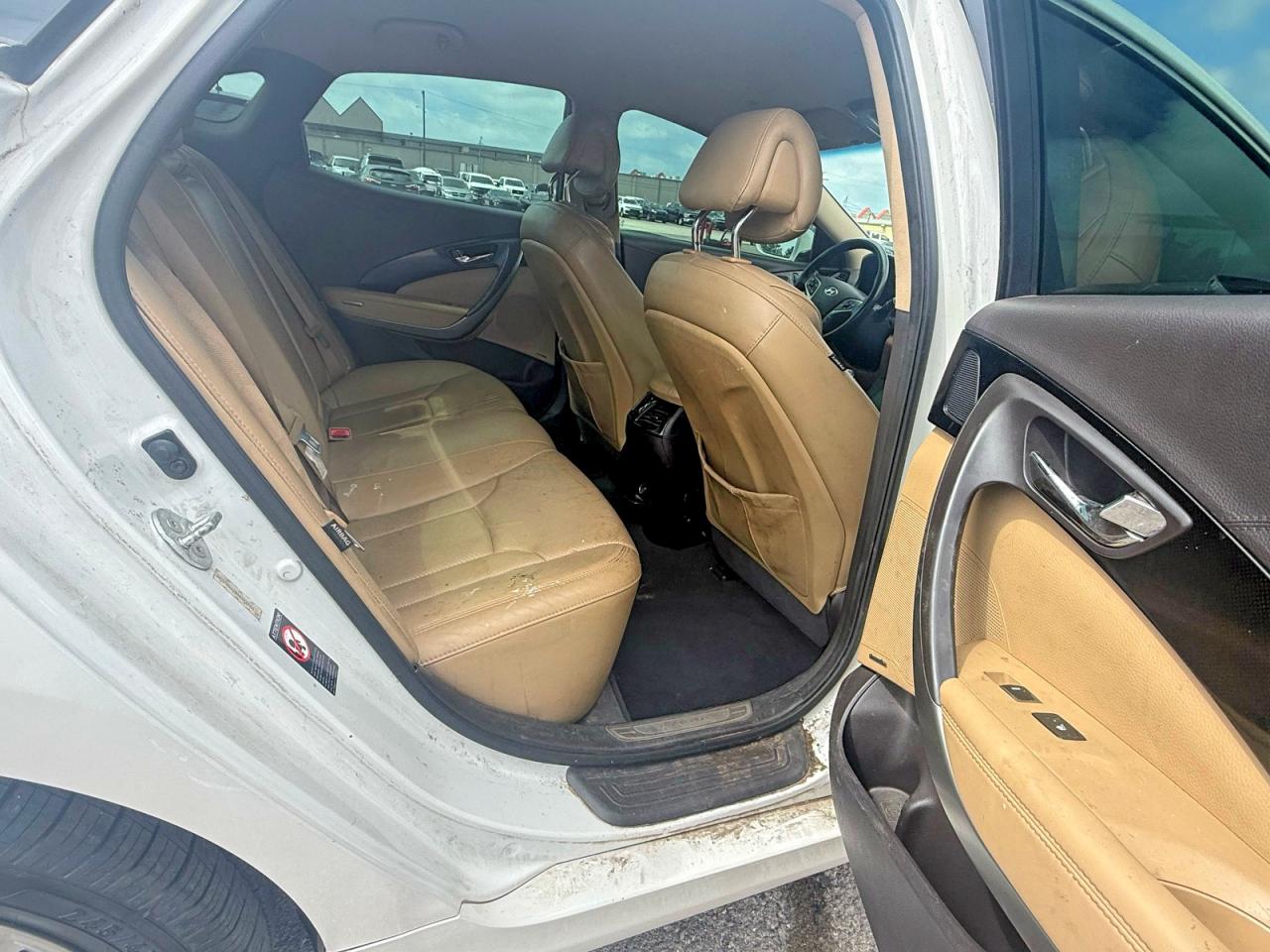 2013 Hyundai Azera Base White vin: KMHFG4JG8DA312524