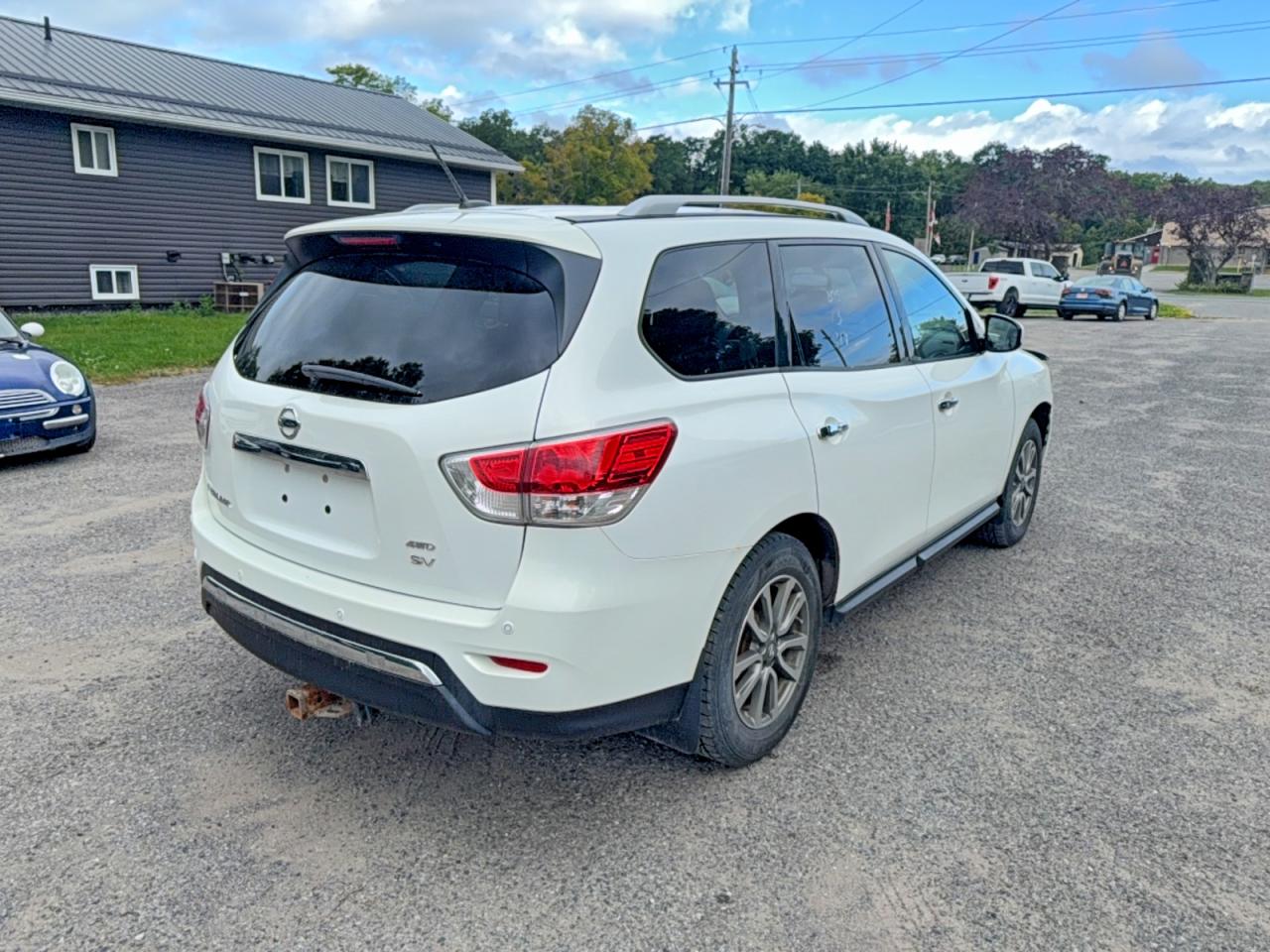 2013 Nissan Pathfinder S Белый vin: 5N1AR2MM3DC689843