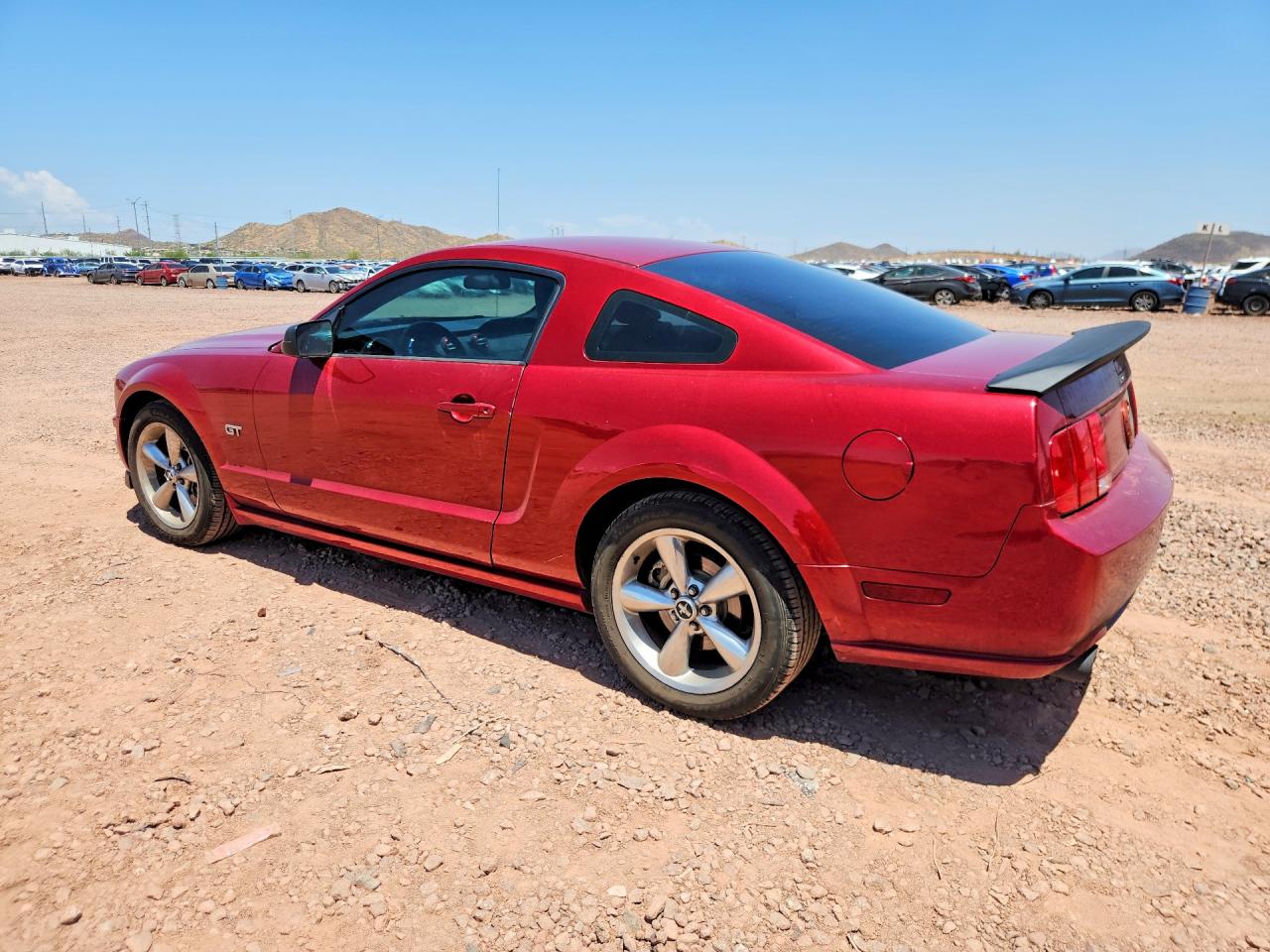 2005 Ford Mustang Gt Red vin: 1ZVFT82H255156700