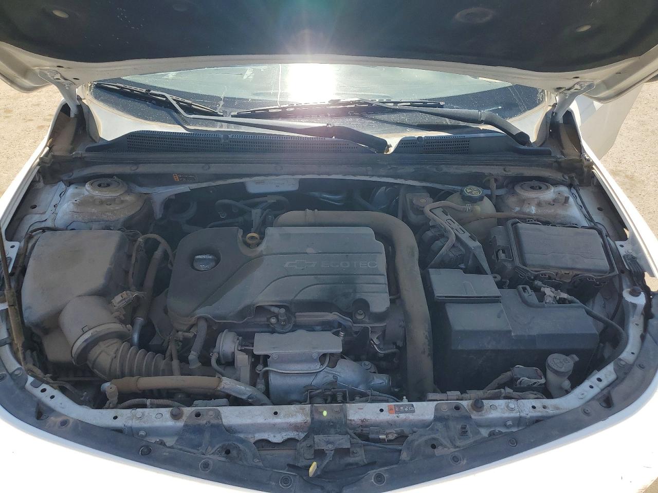 2018 Chevrolet Malibu Ls Белый vin: 1G1ZB5ST6JF104621