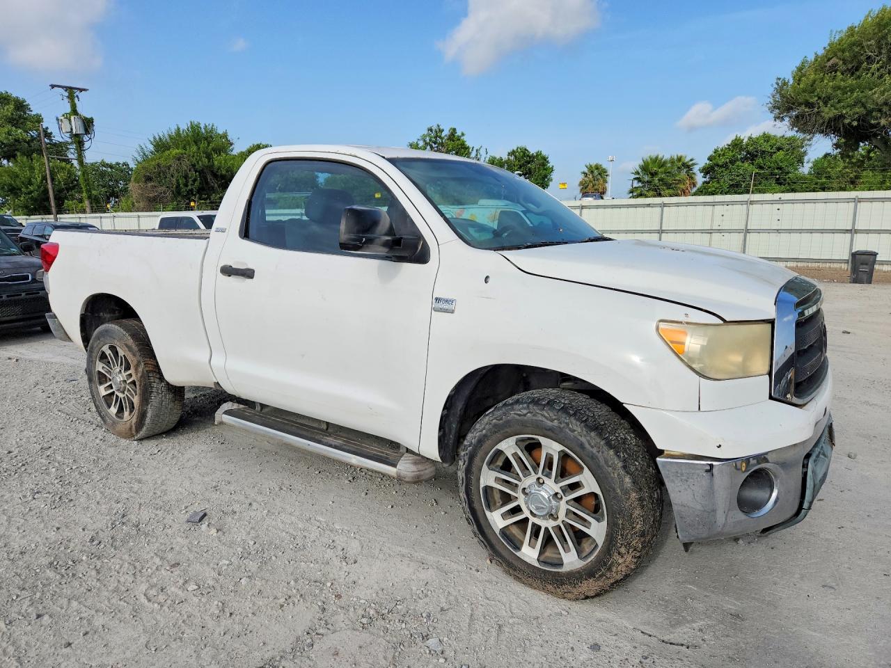 2010 Toyota Tundra Grade White vin: 5TFJM5F12AX001035