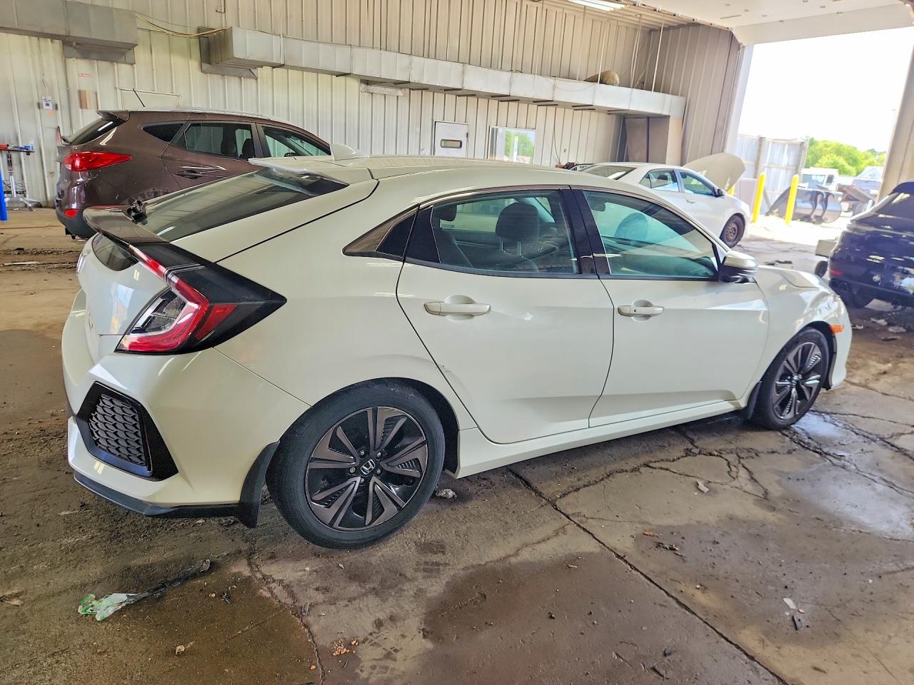 2018 Honda Civic Ex Белый vin: SHHFK7H5XJU220115