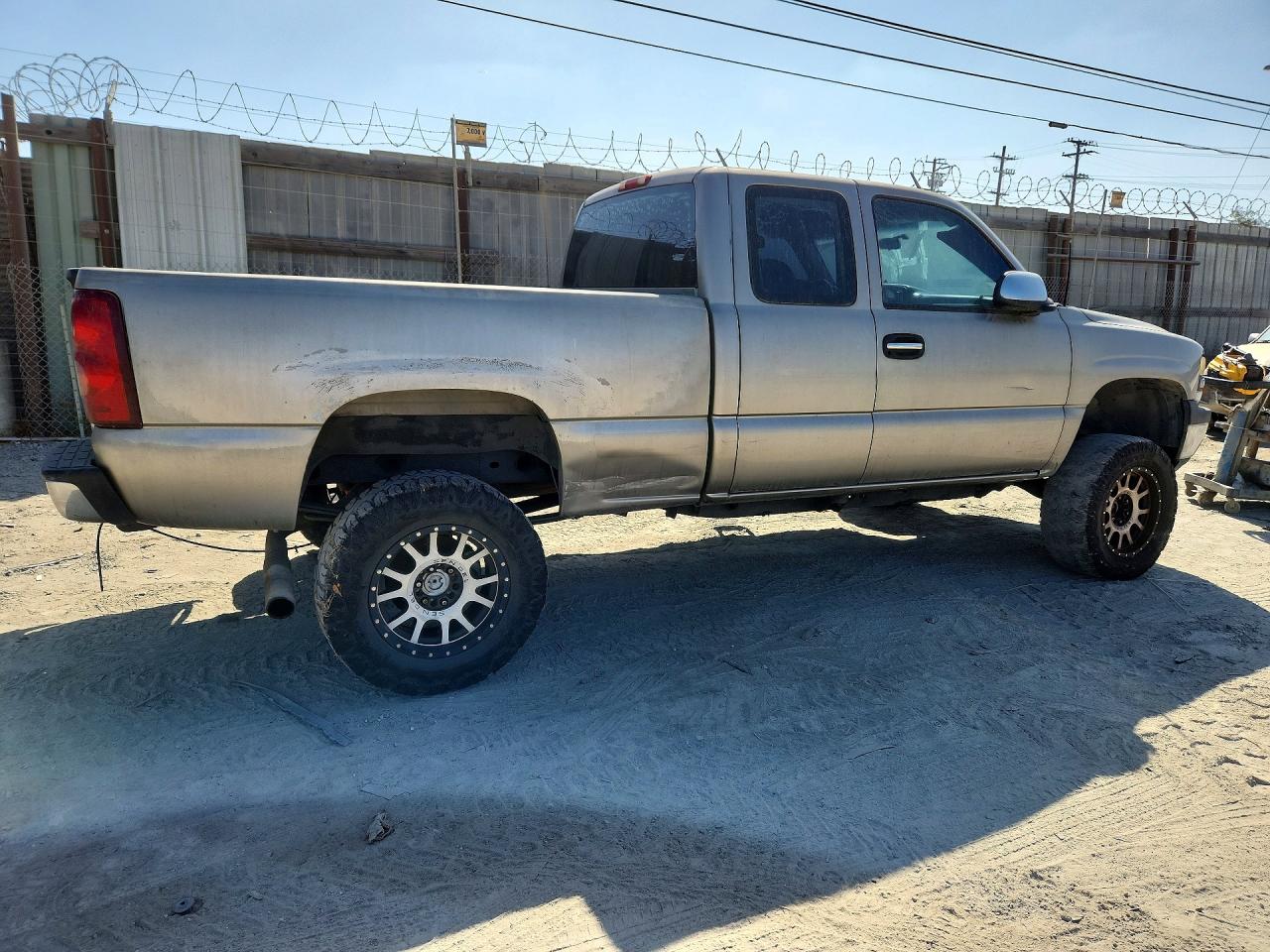 2002 Chevrolet Silverado C1500 Gray vin: 1GCEC19V12Z334411