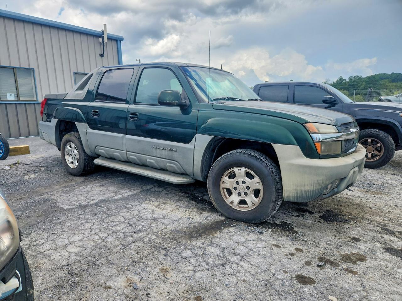 2002 Chevrolet Avalanche K1500 Green vin: 3GNEK13T62G172924