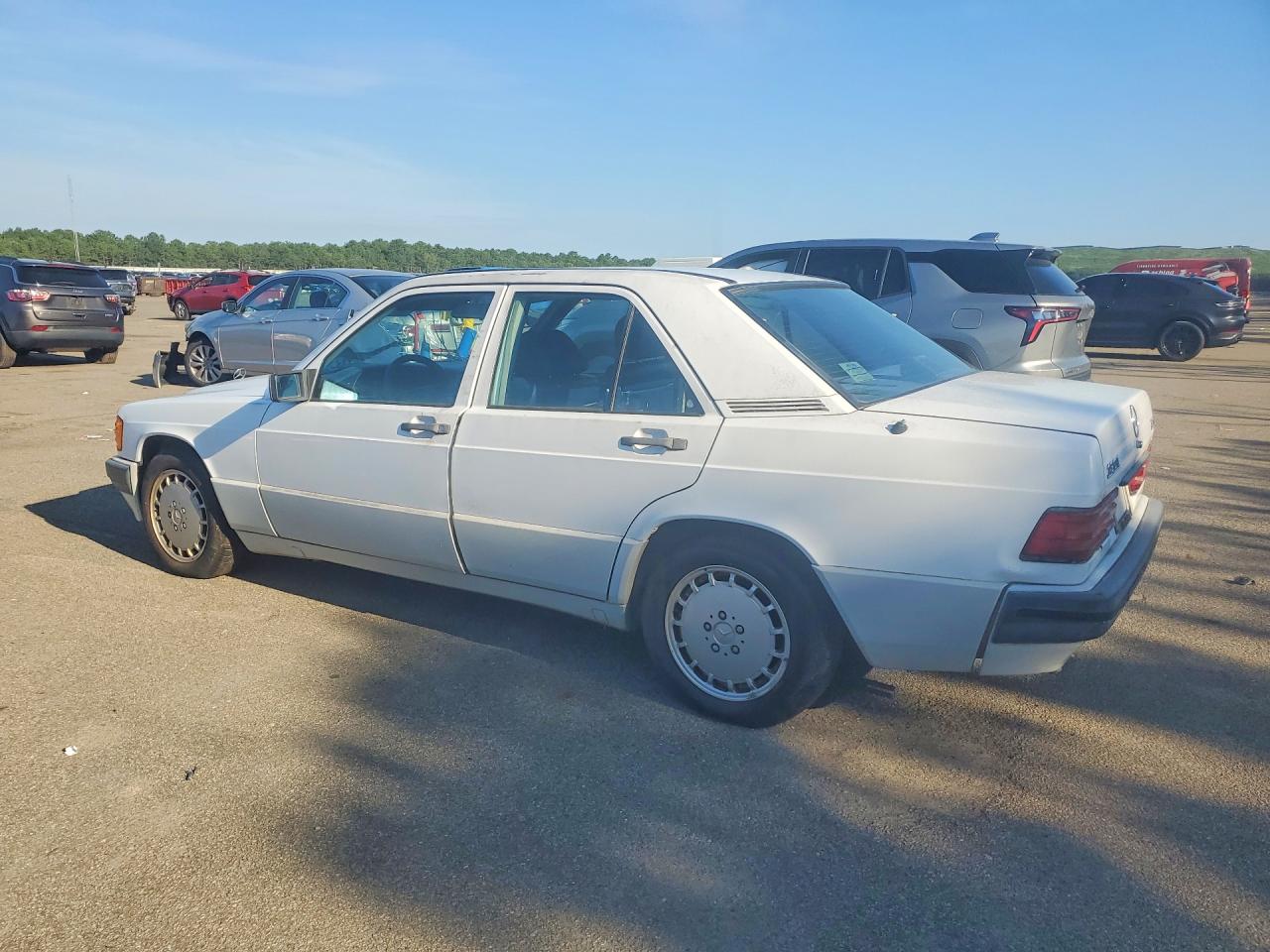 1989 Mercedes-benz 190 E 2.6 White vin: WDBDA29D2KF558348