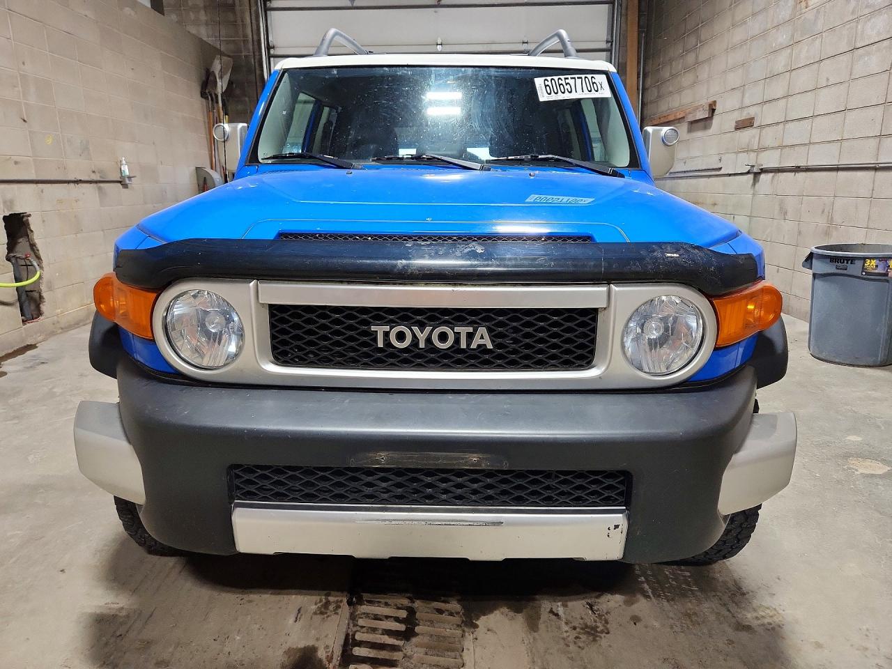 2007 Toyota Fj Cruiser Base Синий vin: JTEBU11F470009795