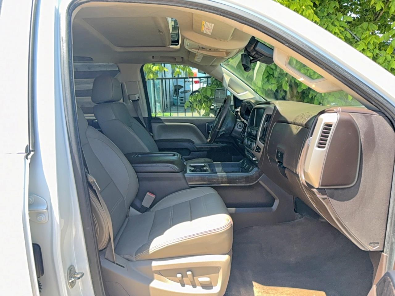2015 Gmc Sierra K2500 Denali White vin: 1GT120E85FF601018