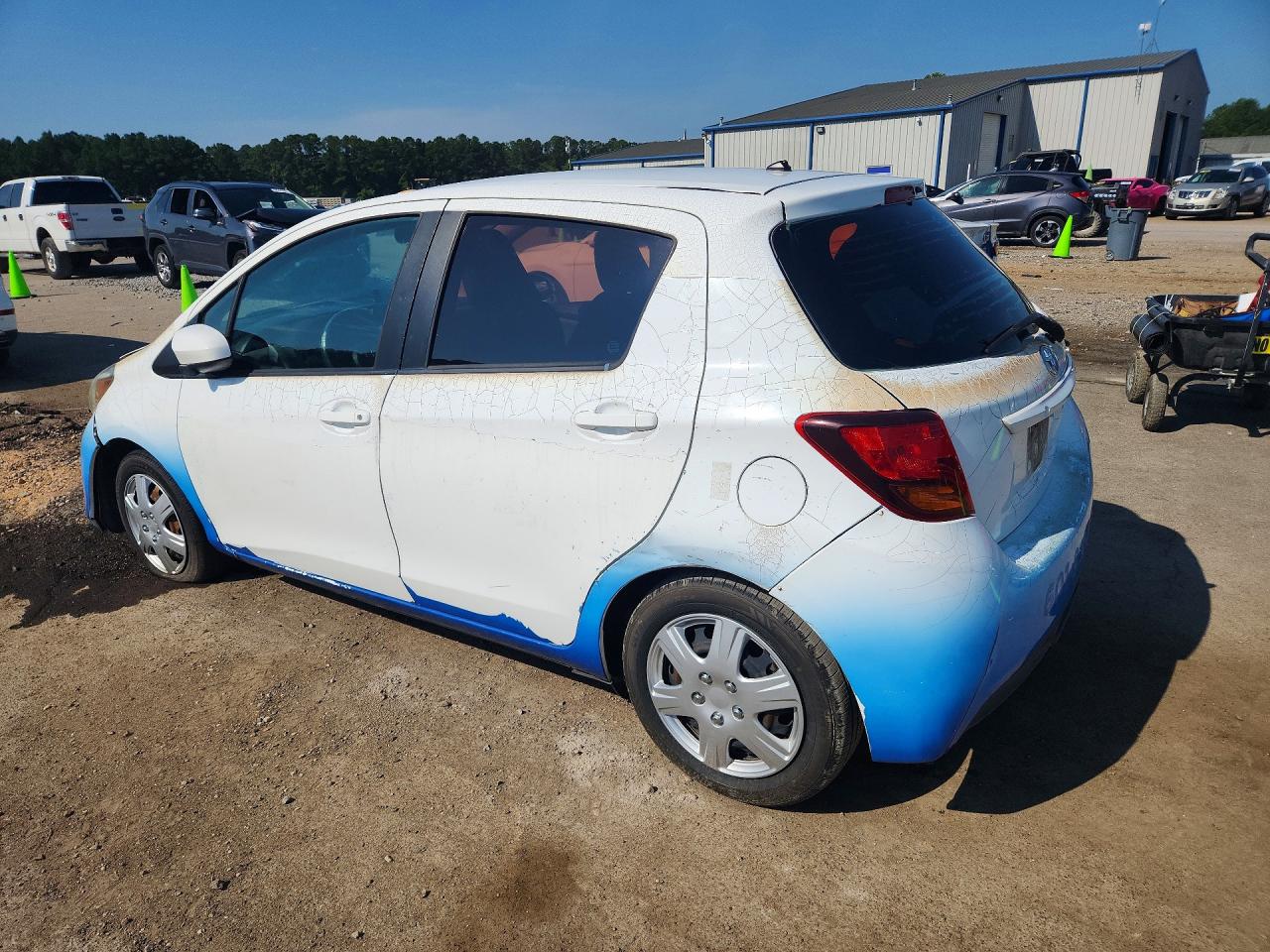 2015 Toyota Yaris 5-door L White vin: VNKKTUD33FA023827