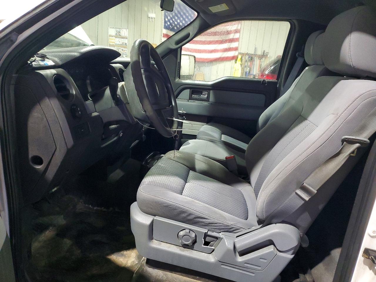 2013 Ford F150 White vin: 1FTMF1EM1DFA39846