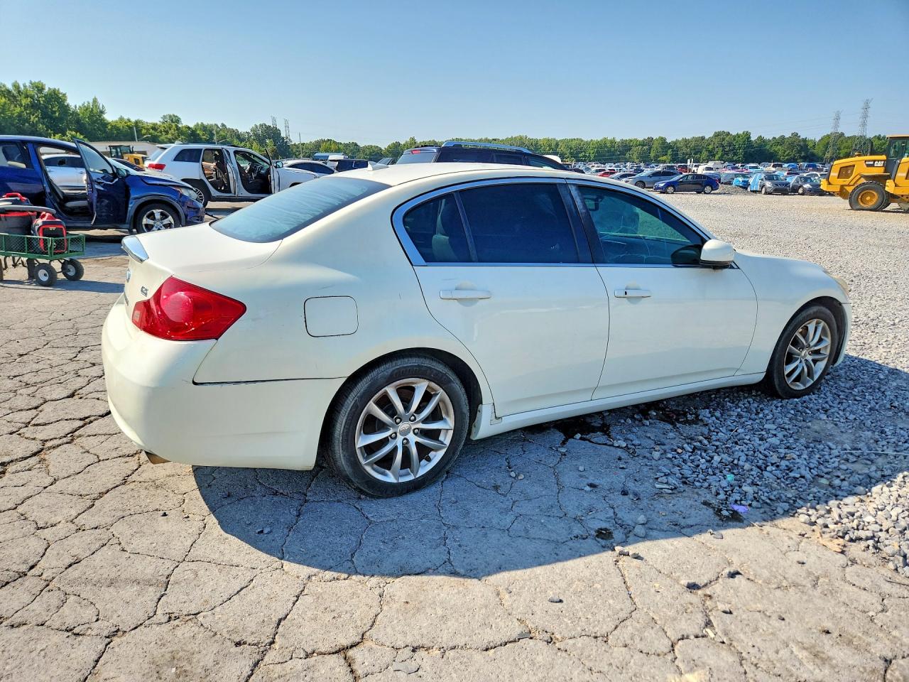 2008 Infiniti G35 Base White vin: JNKBV61E68M211505