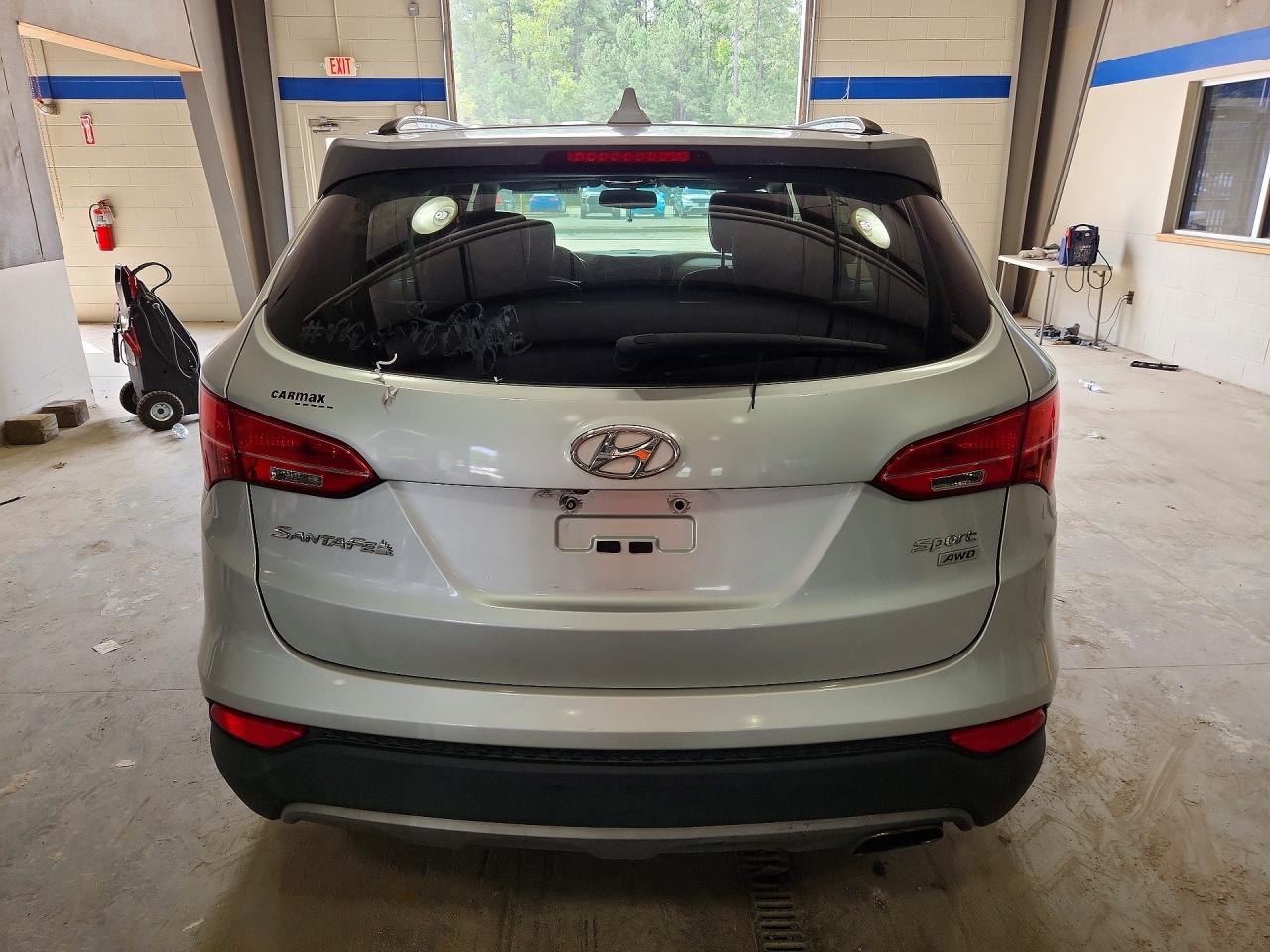 2014 Hyundai Santa Fe Sport 2.4l Silver vin: 5XYZUDLB8EG212971