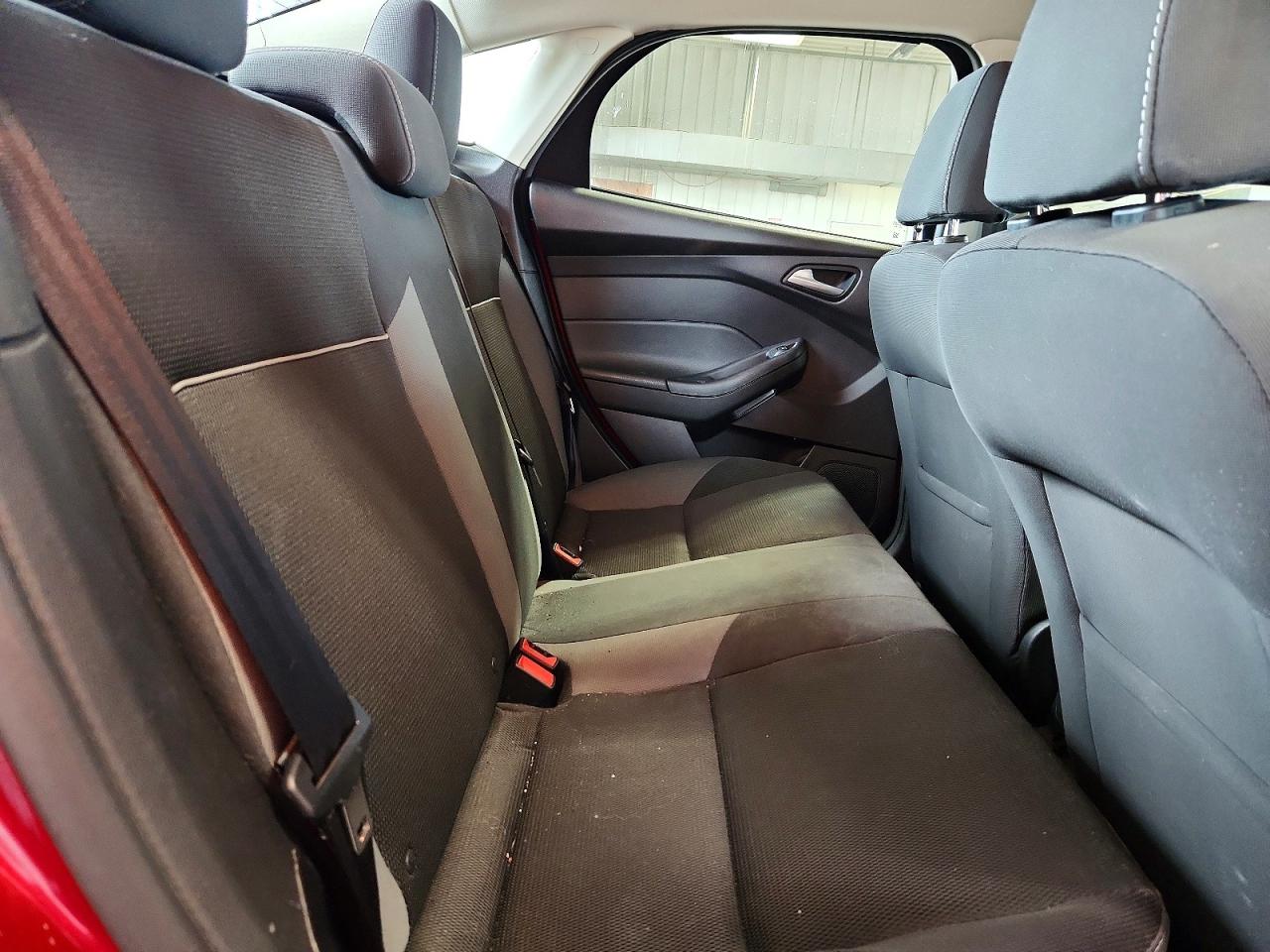 2014 Ford Focus Se Красный vin: 1FADP3F29EL439460
