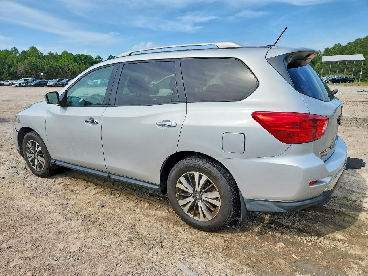 2017 Nissan Pathfinder S Silver vin: 5N1DR2MN8HC689820