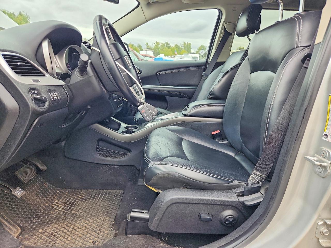 2011 Dodge Journey R/t Silver vin: 3D4PH6FG4BT550602