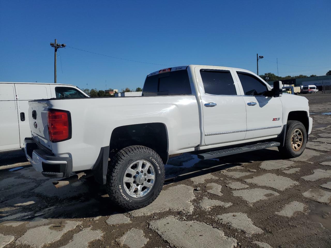 2016 Chevrolet Silverado K2500 Heavyo Duty Ltz White vin: 1GC1KWEG6GF224968
