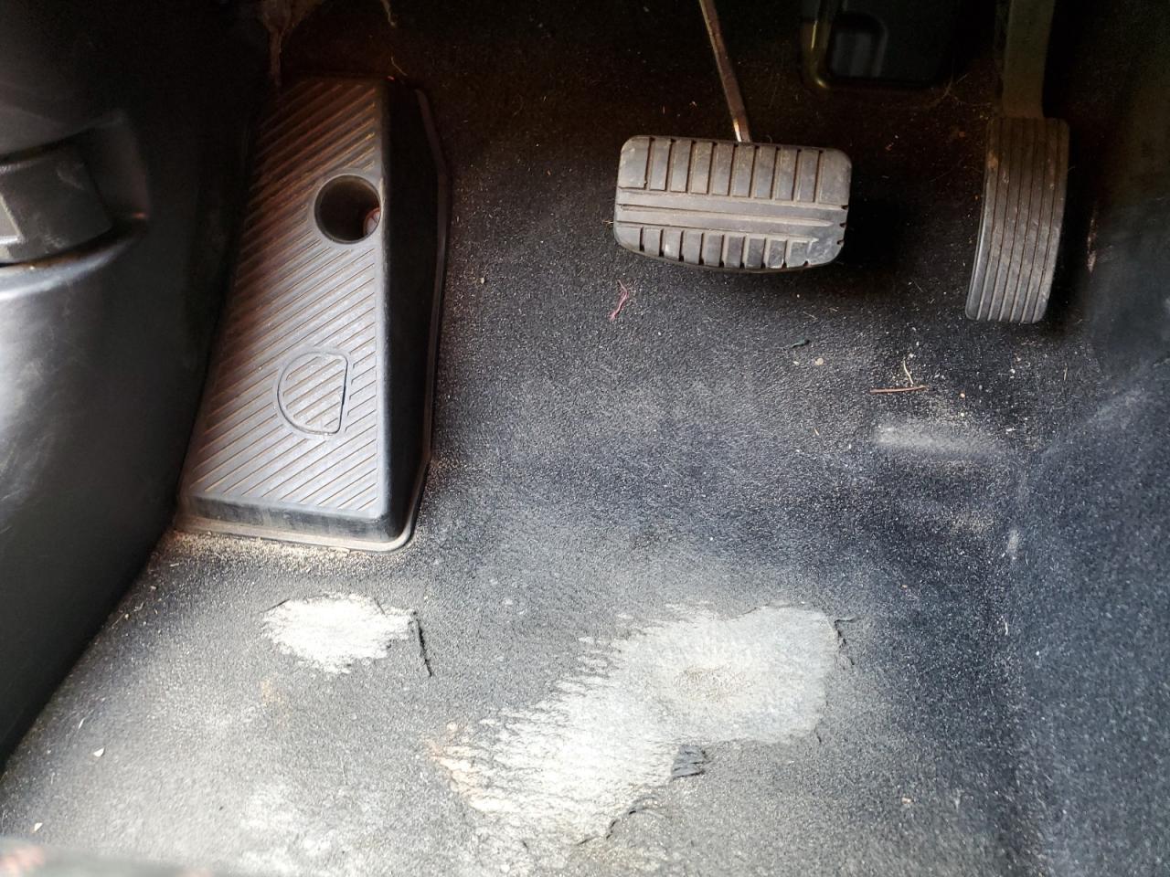 2019 Mitsubishi Outlander Sport Se Gray vin: JA4AP4AU3KU017972 Damage: Left Front Carpet, Worn, Replacement Required