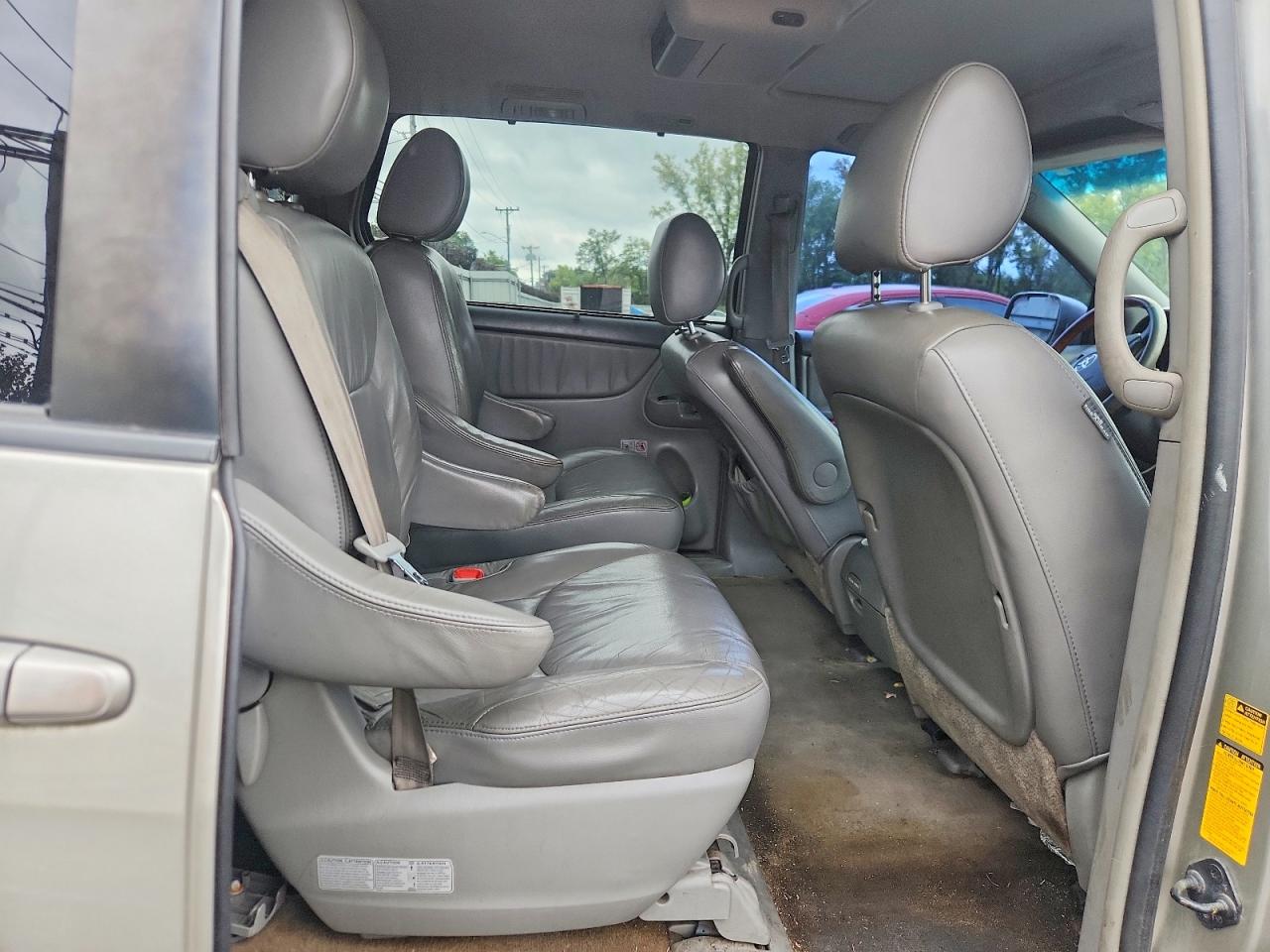 2009 Toyota Sienna Limited Beige vin: 5TDBK22C49S026293