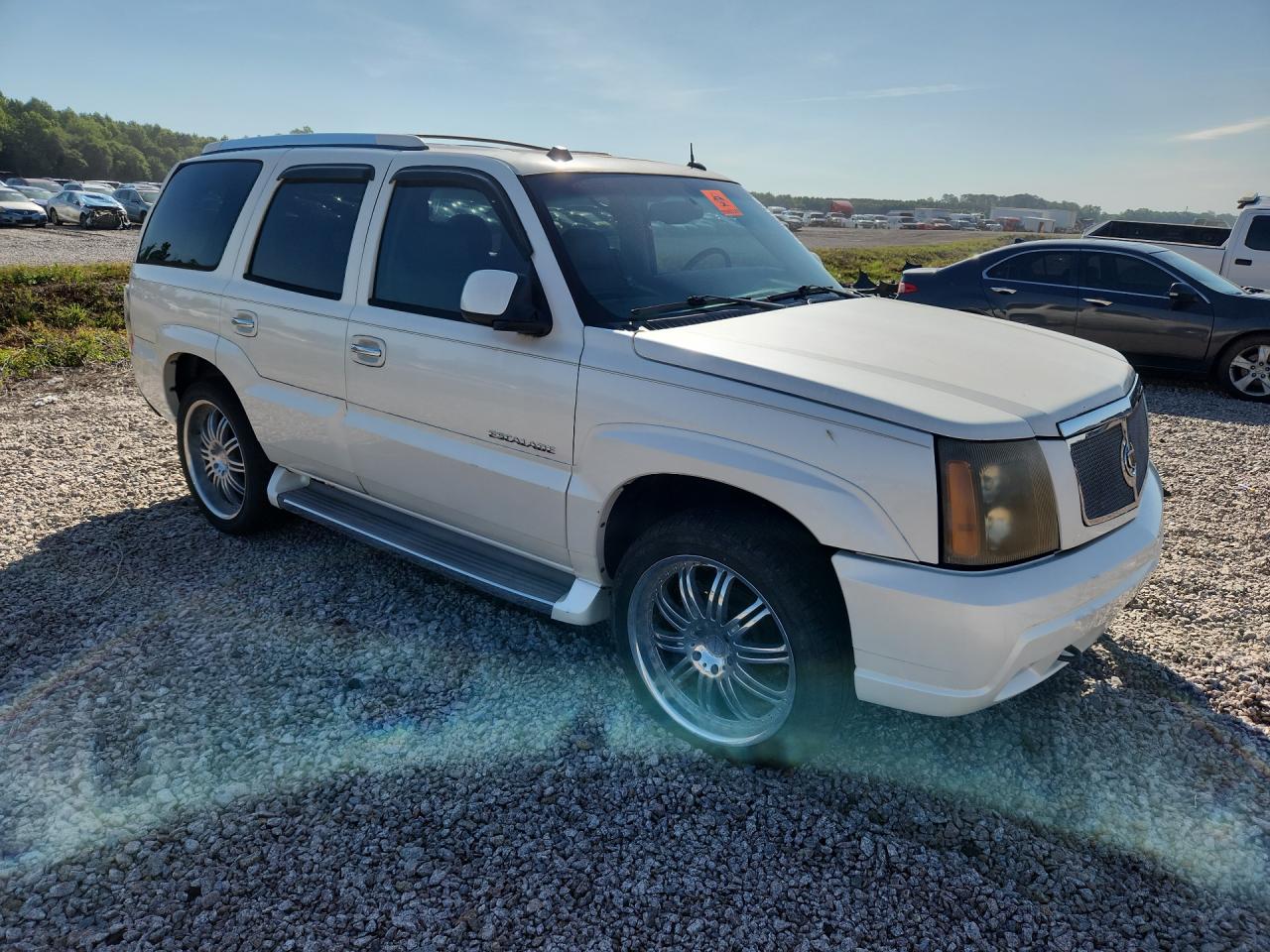 2005 Cadillac Escalade Luxury White vin: 1GYEK63N35R111309