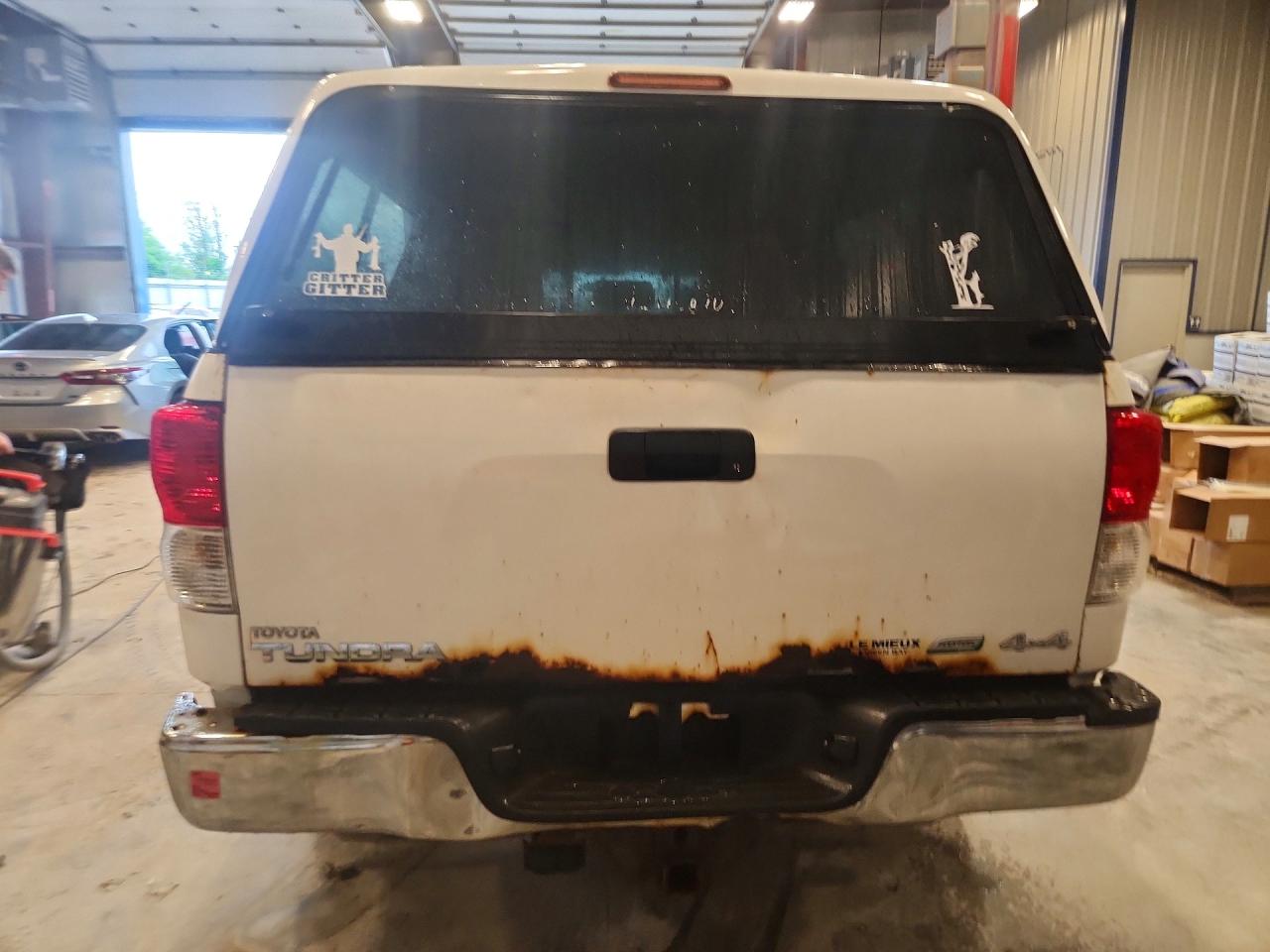 2010 Toyota Tundra Crewmax Sr5 White vin: 5TFDW5F19AX151943