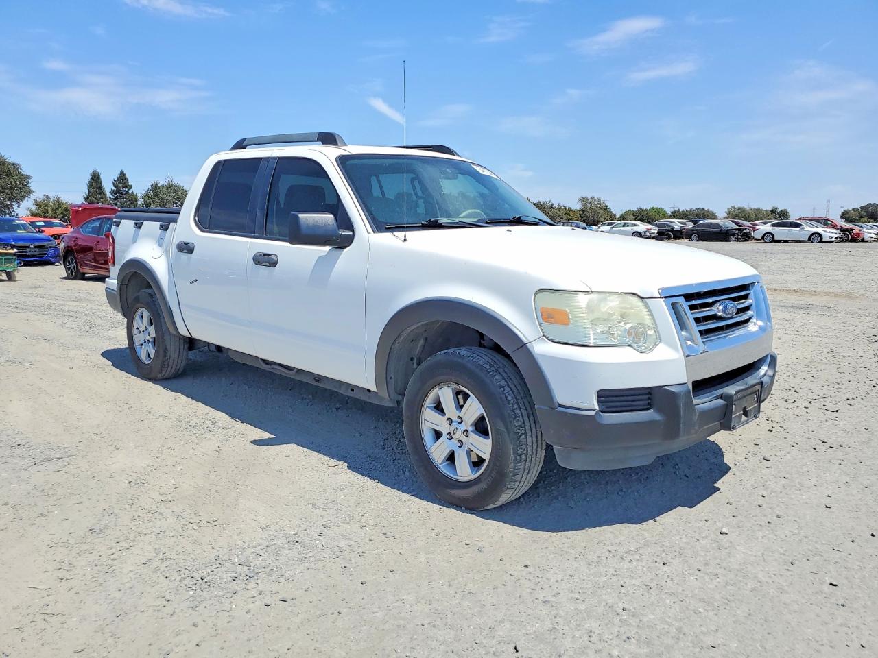2007 Ford Explorer Sport Trac Xlt White vin: 1FMEU31K47UA46635